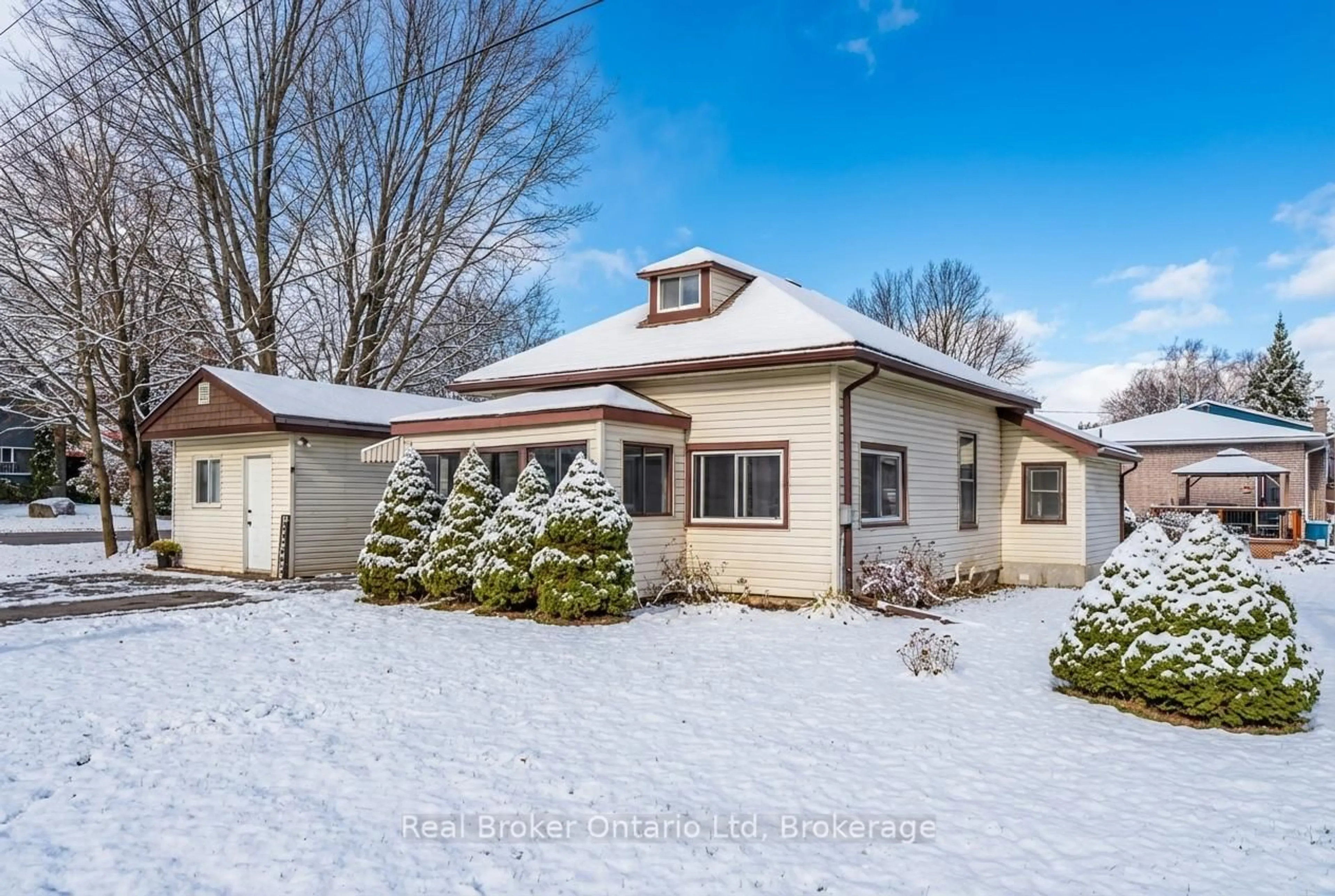 Unknown for 808 Quebec St, Midland Ontario L4R 1E9