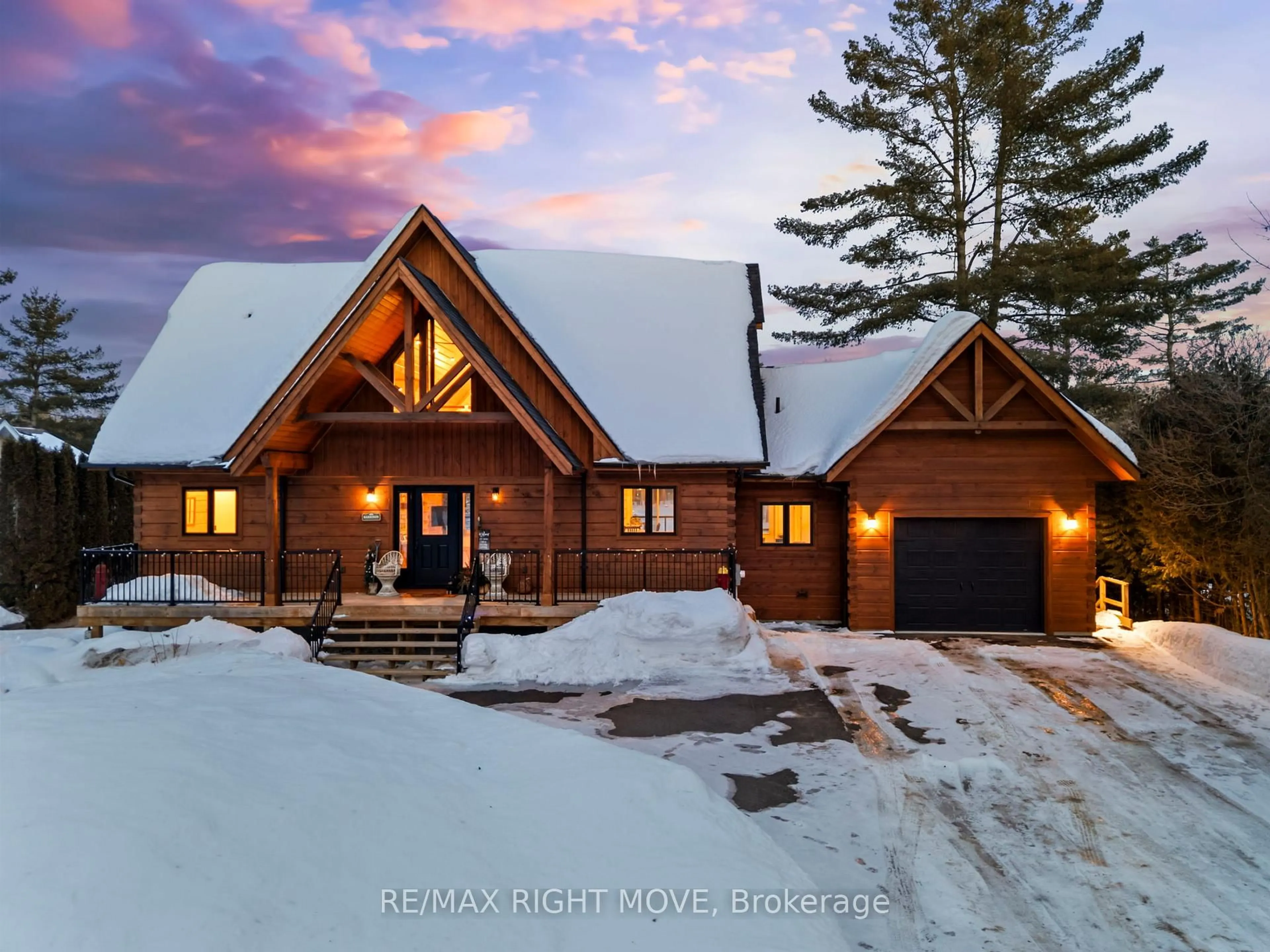 Home with brick exterior material, mountain view for 1935 Mcleod Dr, Severn Ontario P0E 1N0