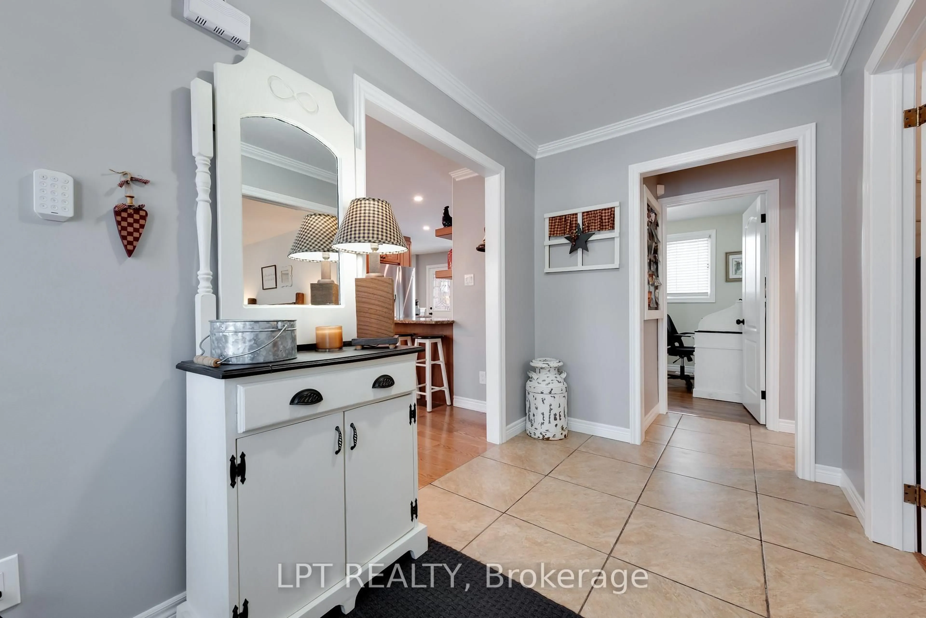 Open concept kitchen, ceramic/tile floor for 34 Cedar Creek Rd, Springwater Ontario L9X 0P5