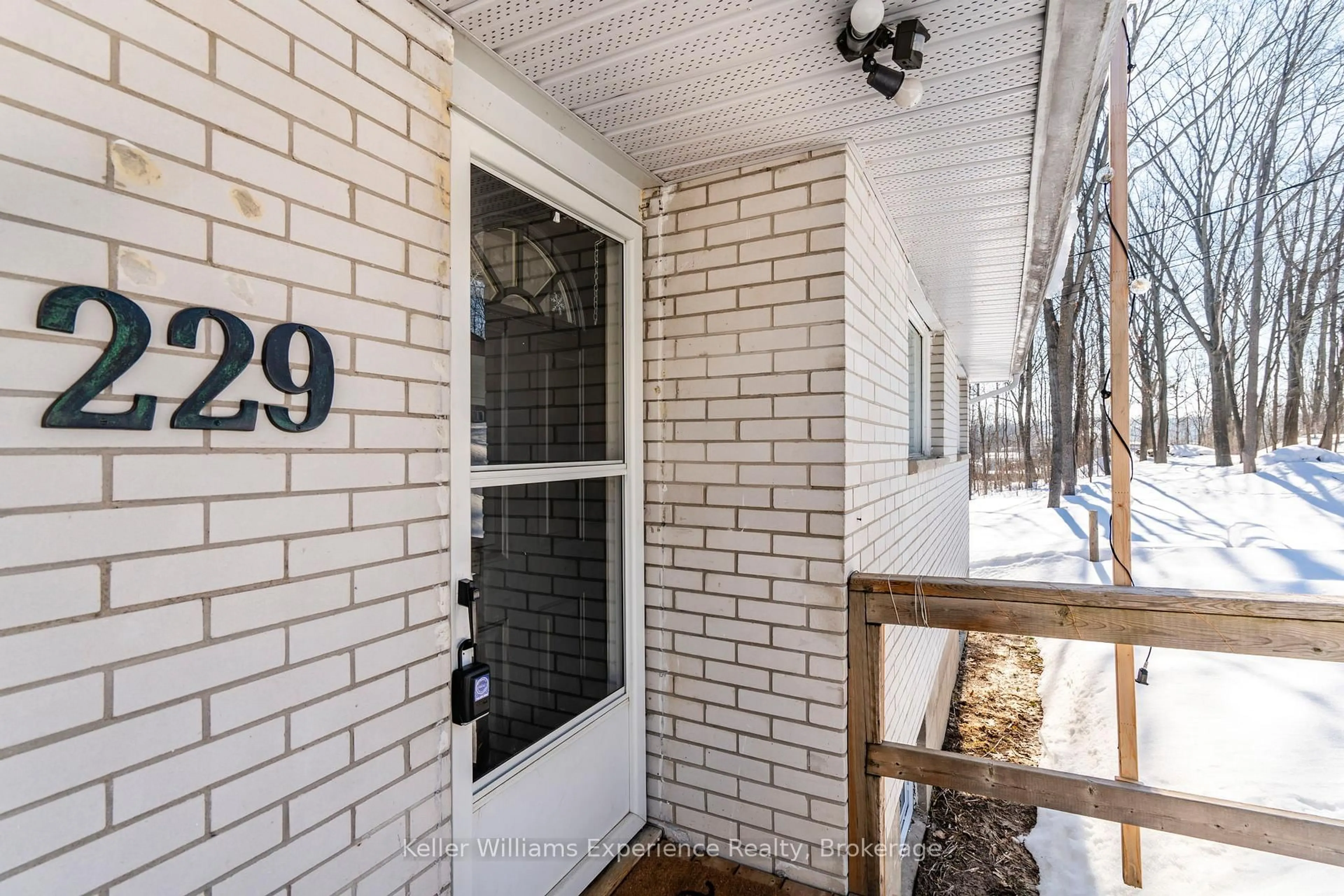 Patio, street for 229 Mountain Ave, Tay Ontario L0K 2C0
