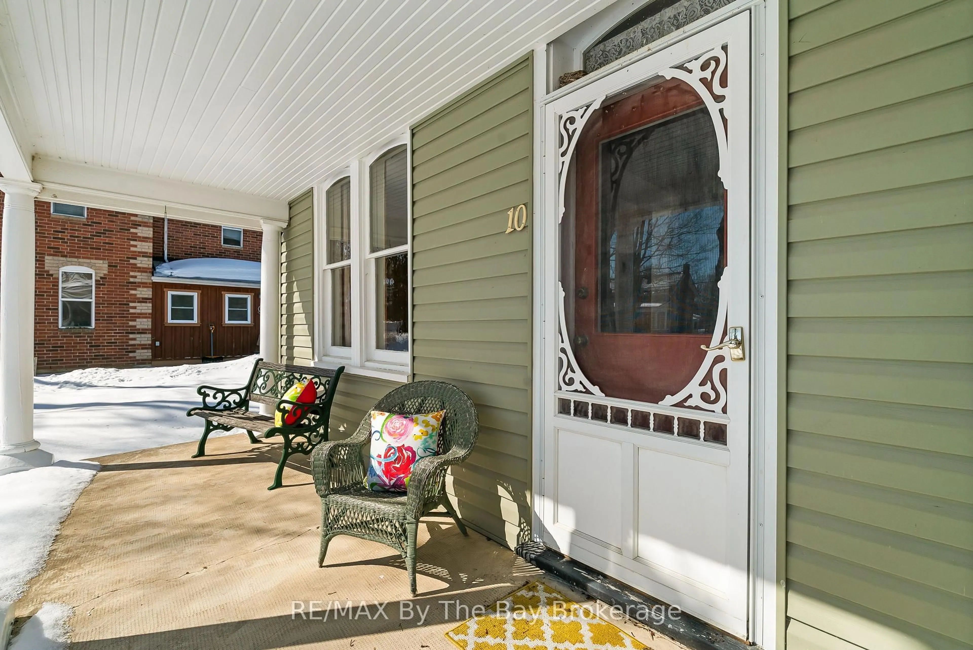 Indoor entryway for 10 Wellington St, Clearview Ontario L0M 1G0