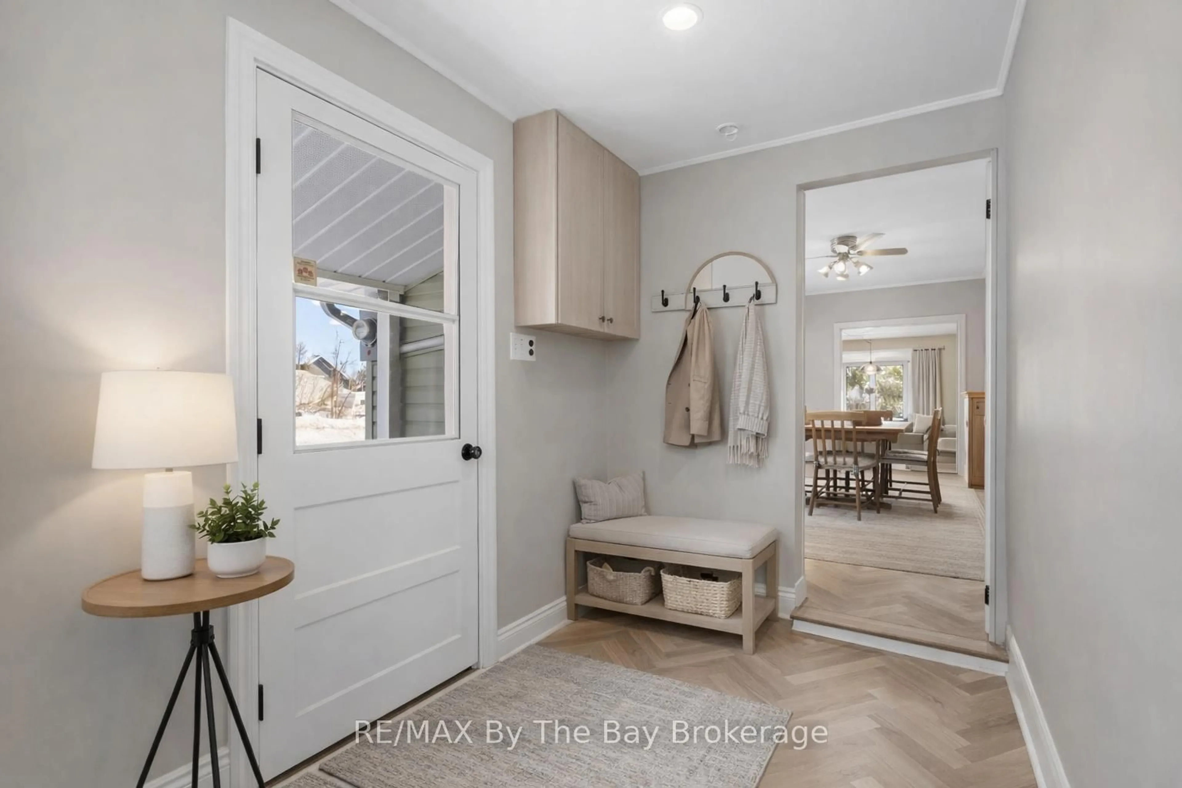 Indoor entryway for 10 Wellington St, Clearview Ontario L0M 1G0