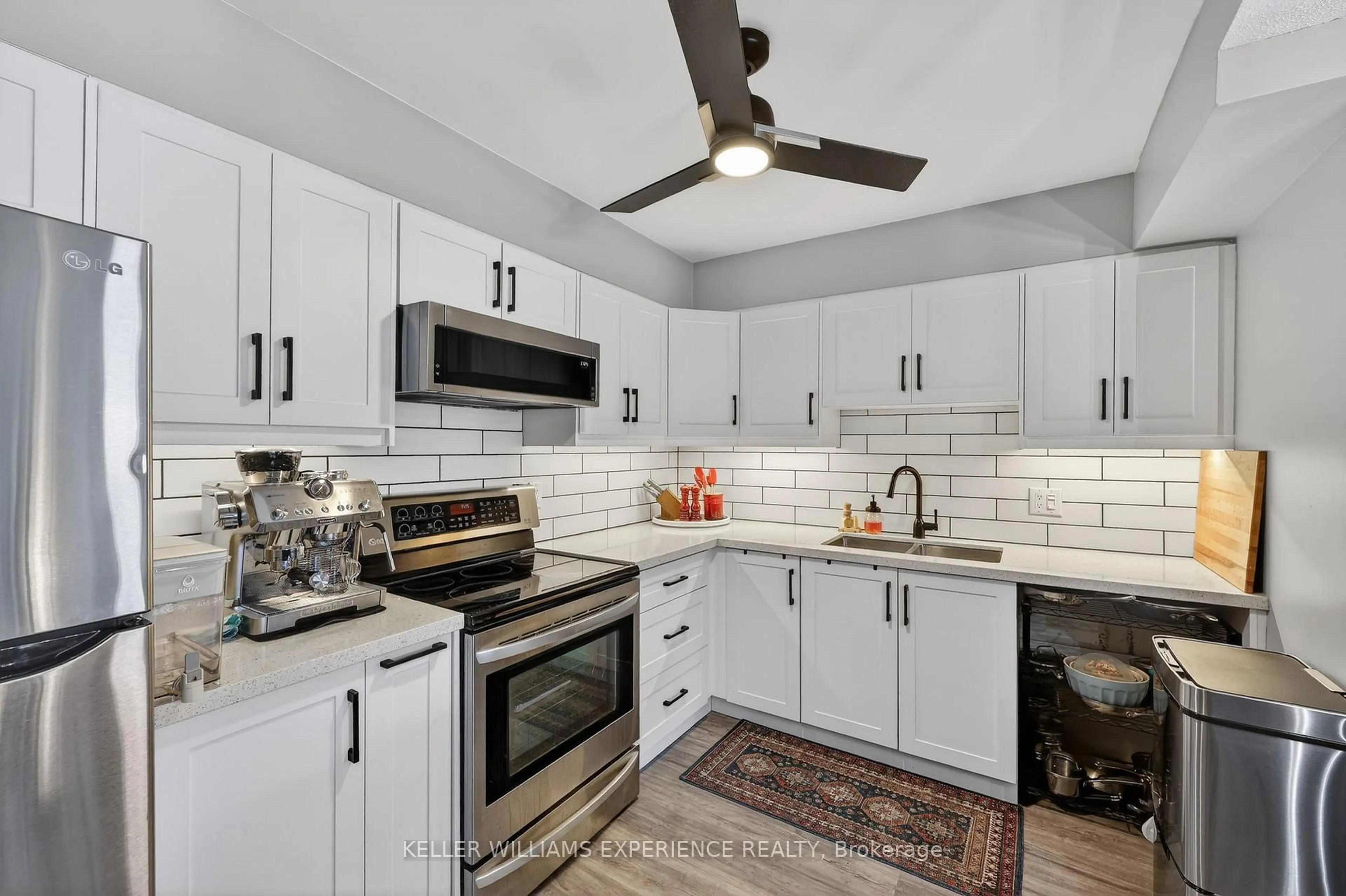 Open concept kitchen, ceramic/tile floor for 120 Bell Farm Rd #301, Barrie Ontario L4M 6J2