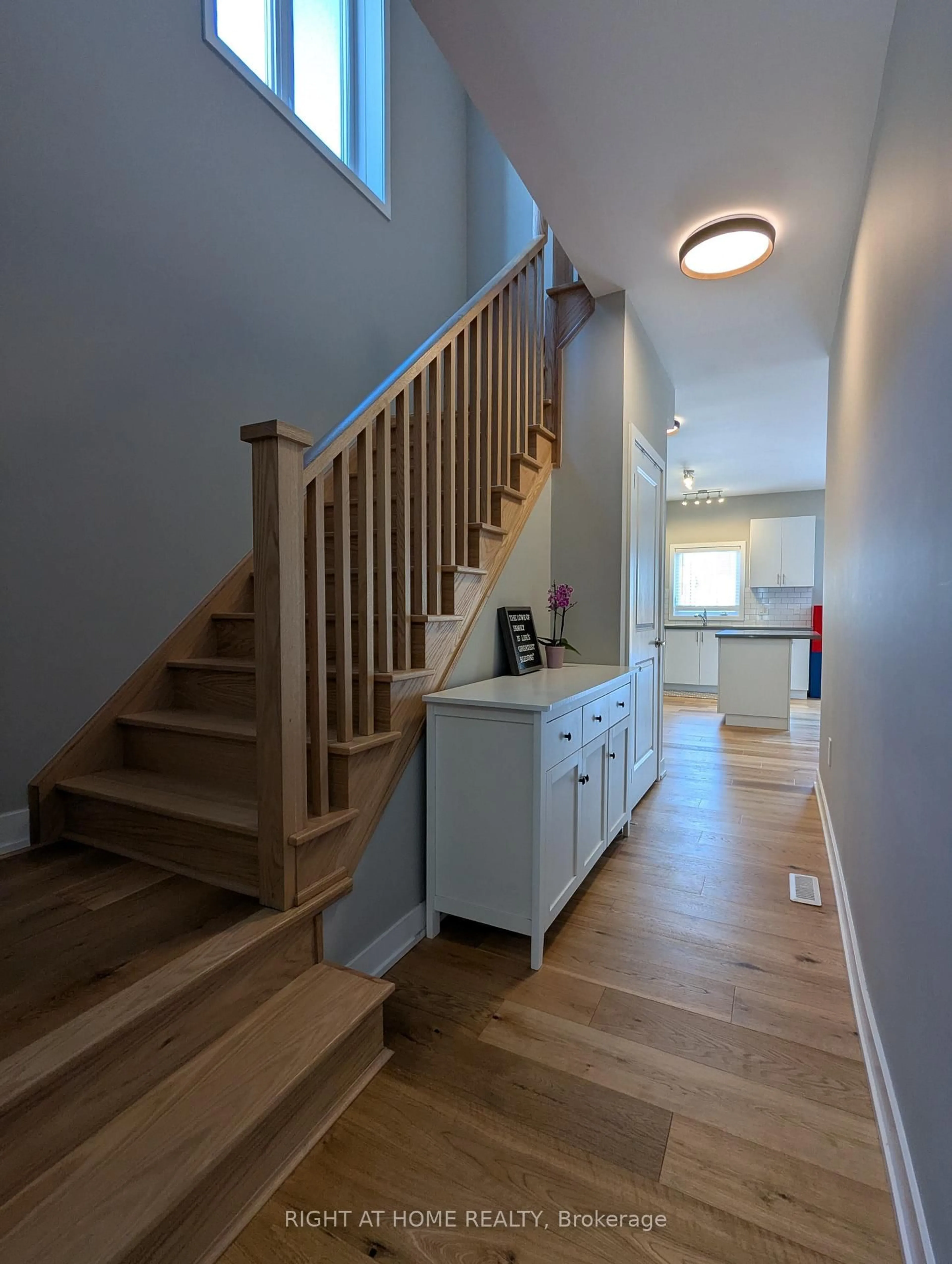 Indoor entryway for 22 Westwood Ave, Barrie Ontario L9J 0M6