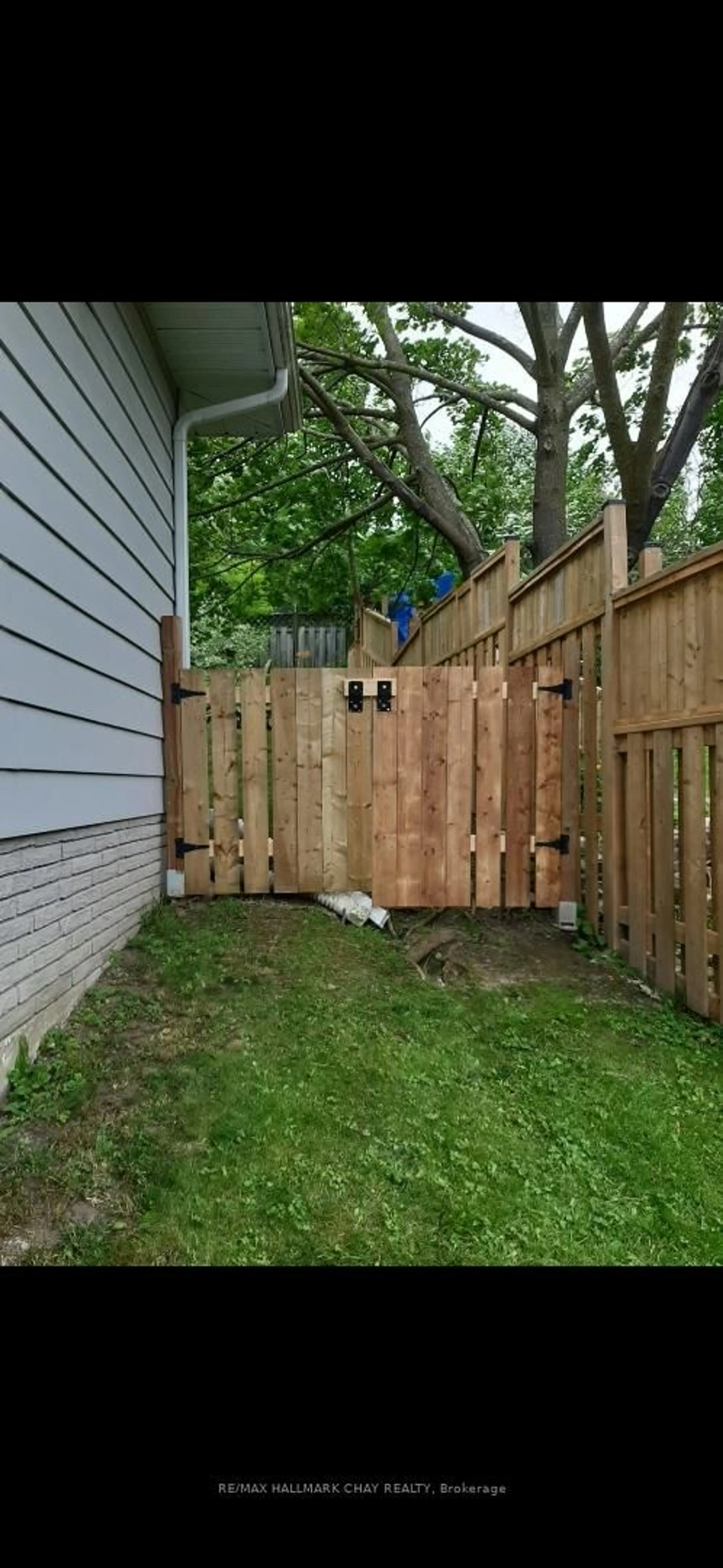 Unknown for 47 Baldwin Lane, Barrie Ontario L4N 2W2