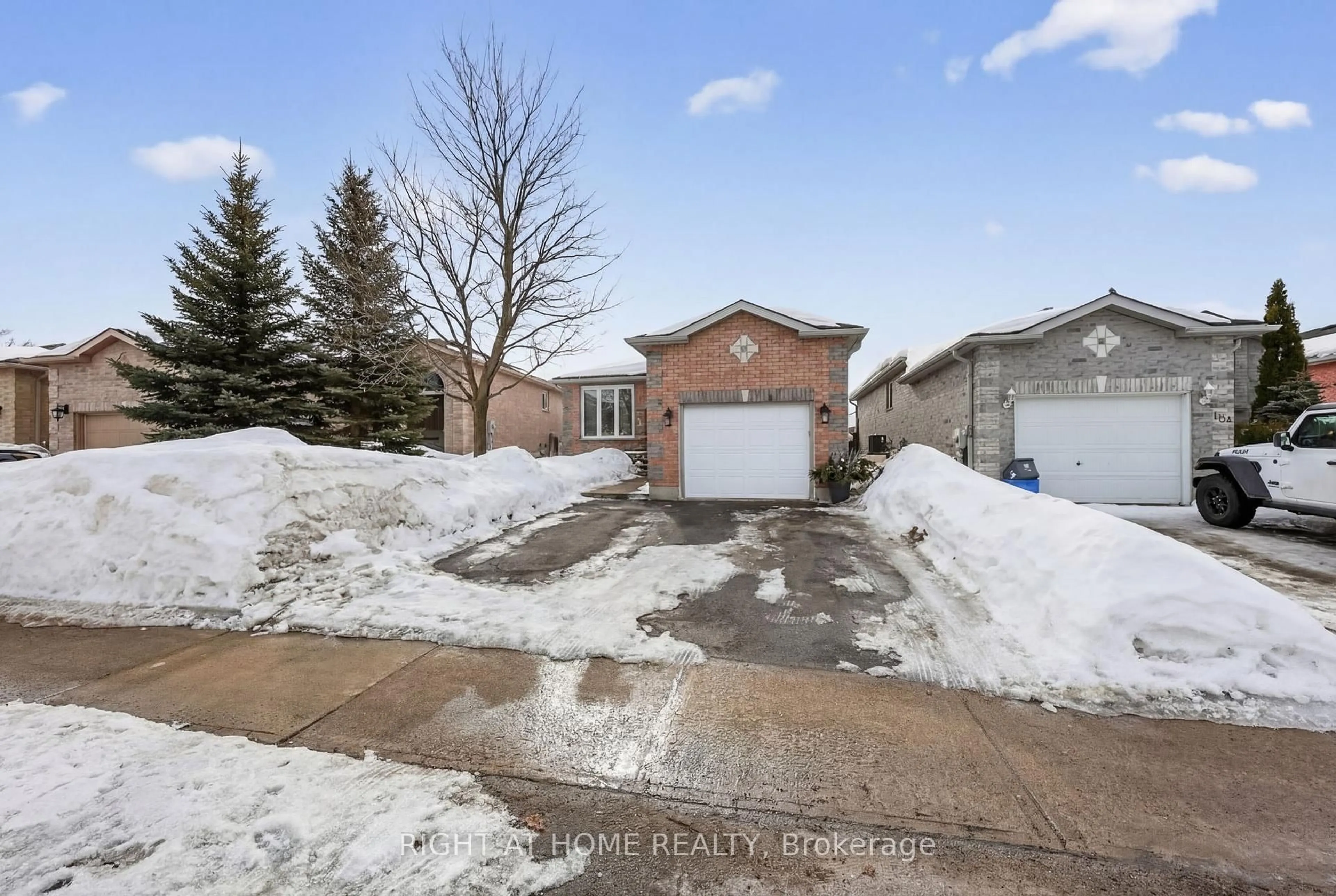 Unknown for 102 Monique Cres, Barrie Ontario L4M 6Y5