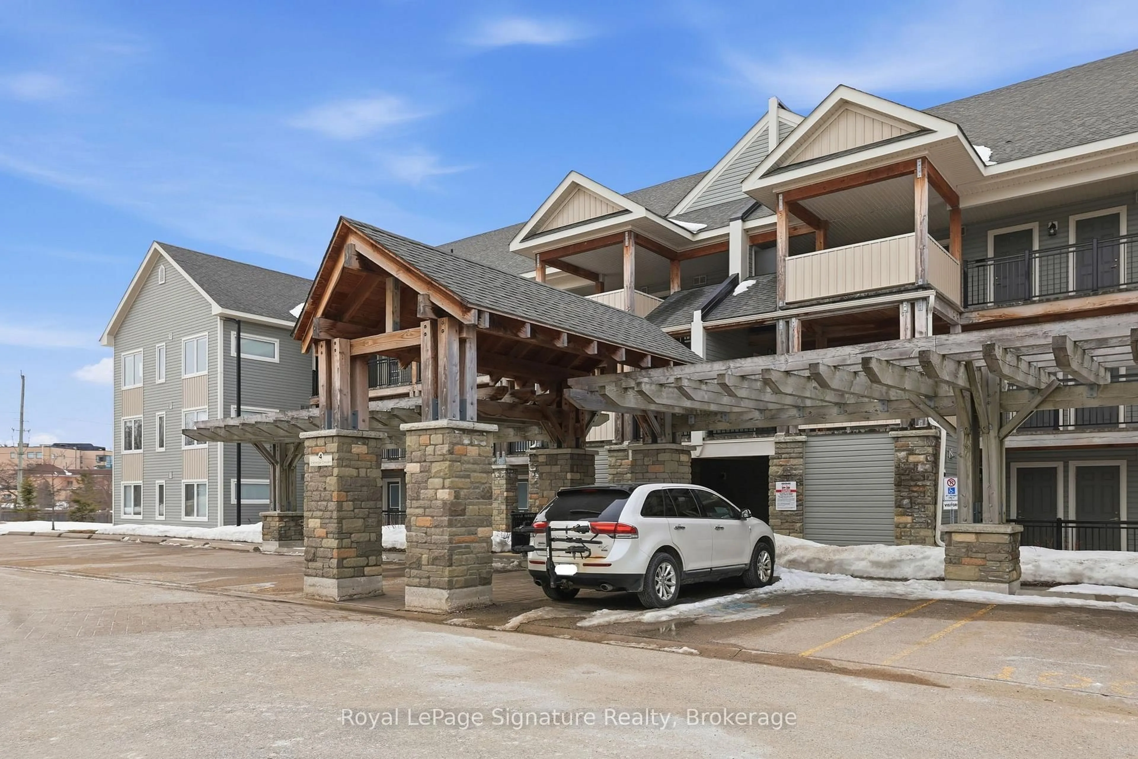 Unknown for 4 ANCHORAGE Cres #101, Collingwood Ontario L9Y 0Y6