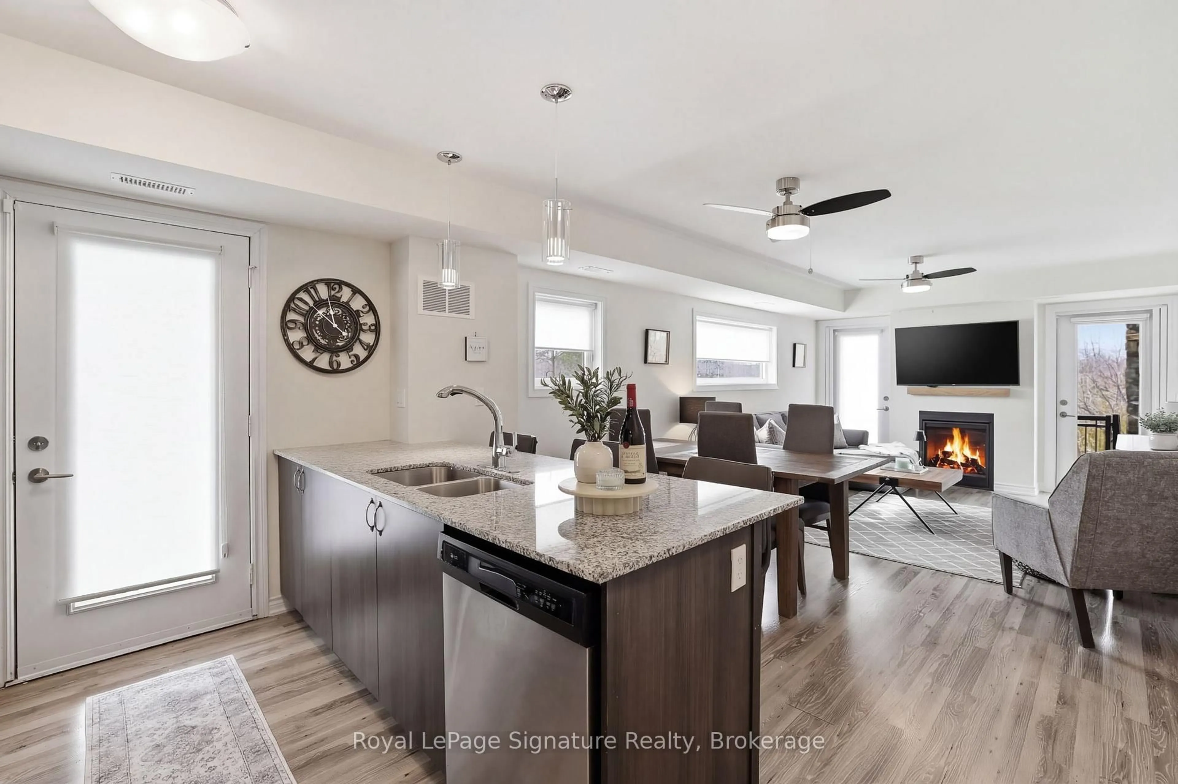 Open concept kitchen, unknown for 4 ANCHORAGE Cres #101, Collingwood Ontario L9Y 0Y6