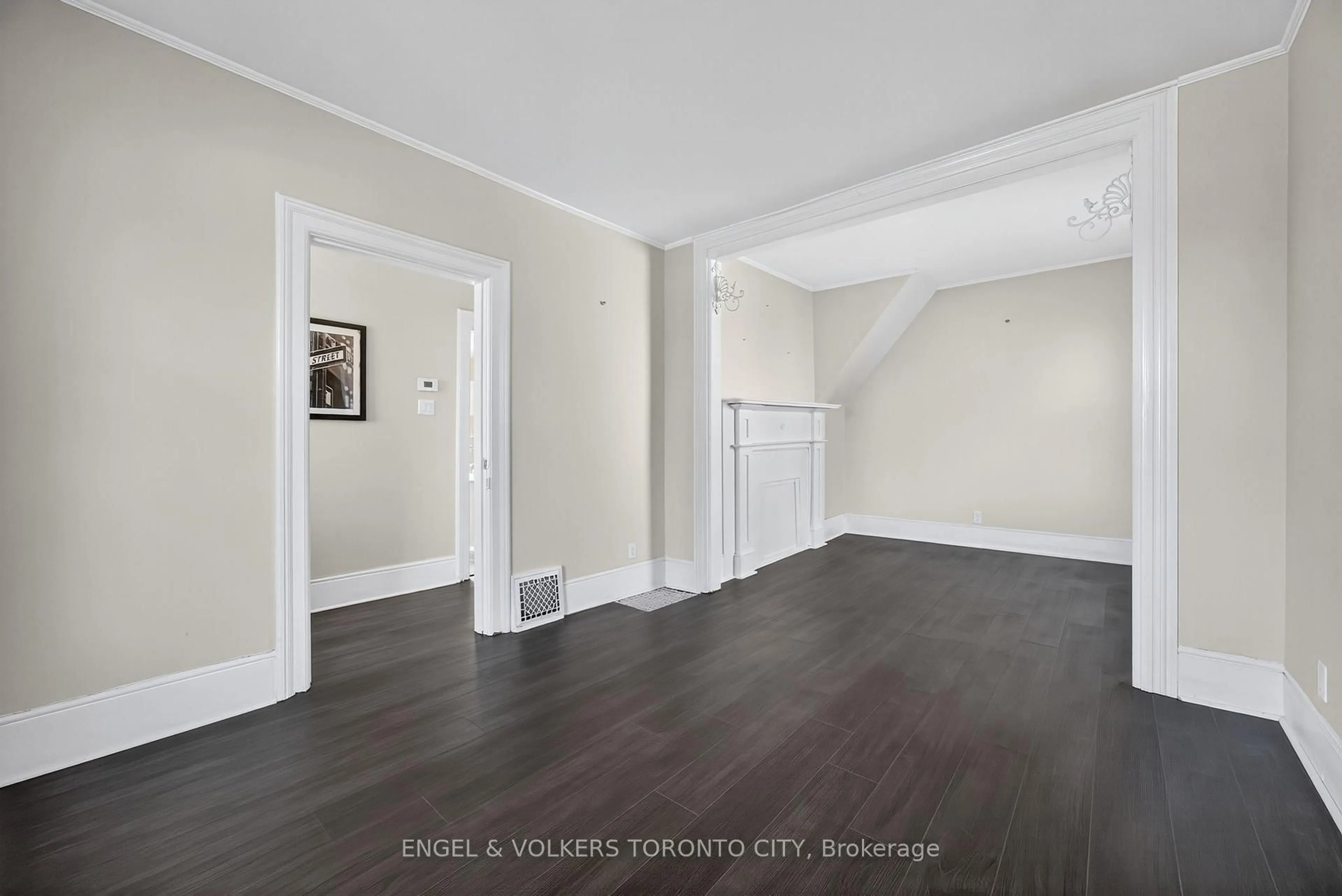 Unknown for 52 Parkside Dr, Barrie Ontario L4N 1W9