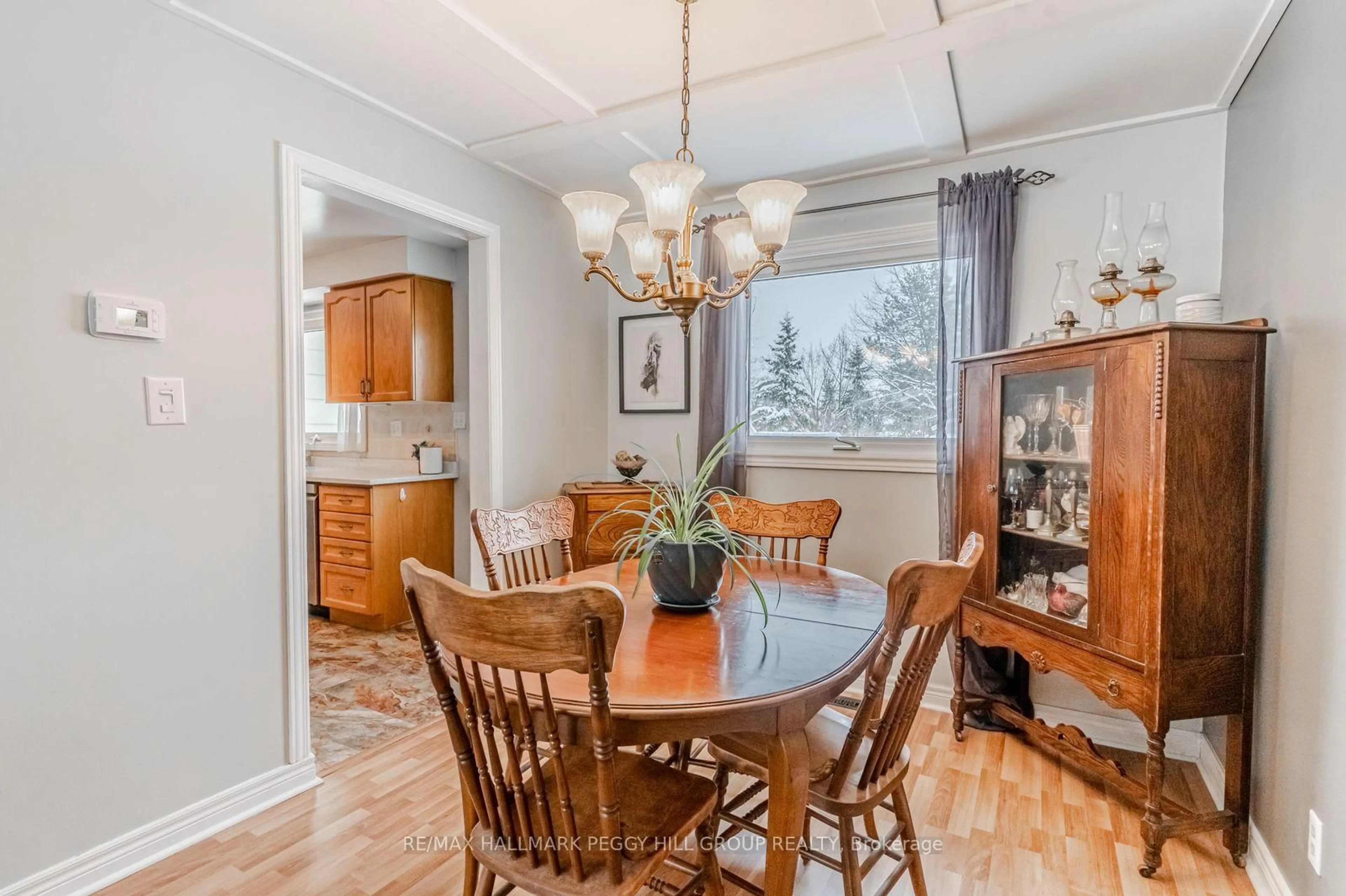 Dining room, wood/laminate floor for 229 Deborah Way, Barrie Ontario L4N 4N8