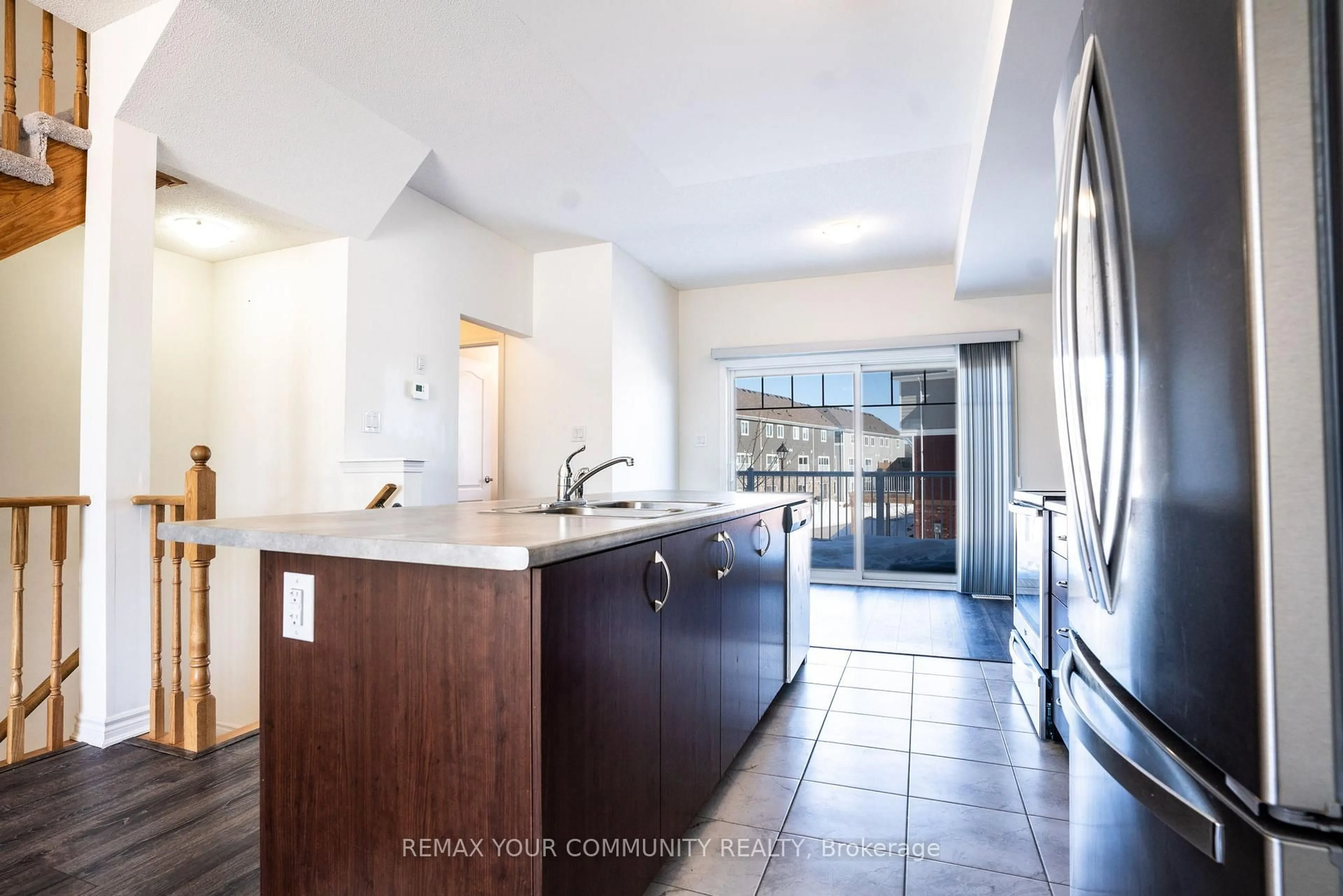 Contemporary kitchen, ceramic/tile floor for 150 Village Gate Dr, Wasaga Beach Ontario L9Z 0J7