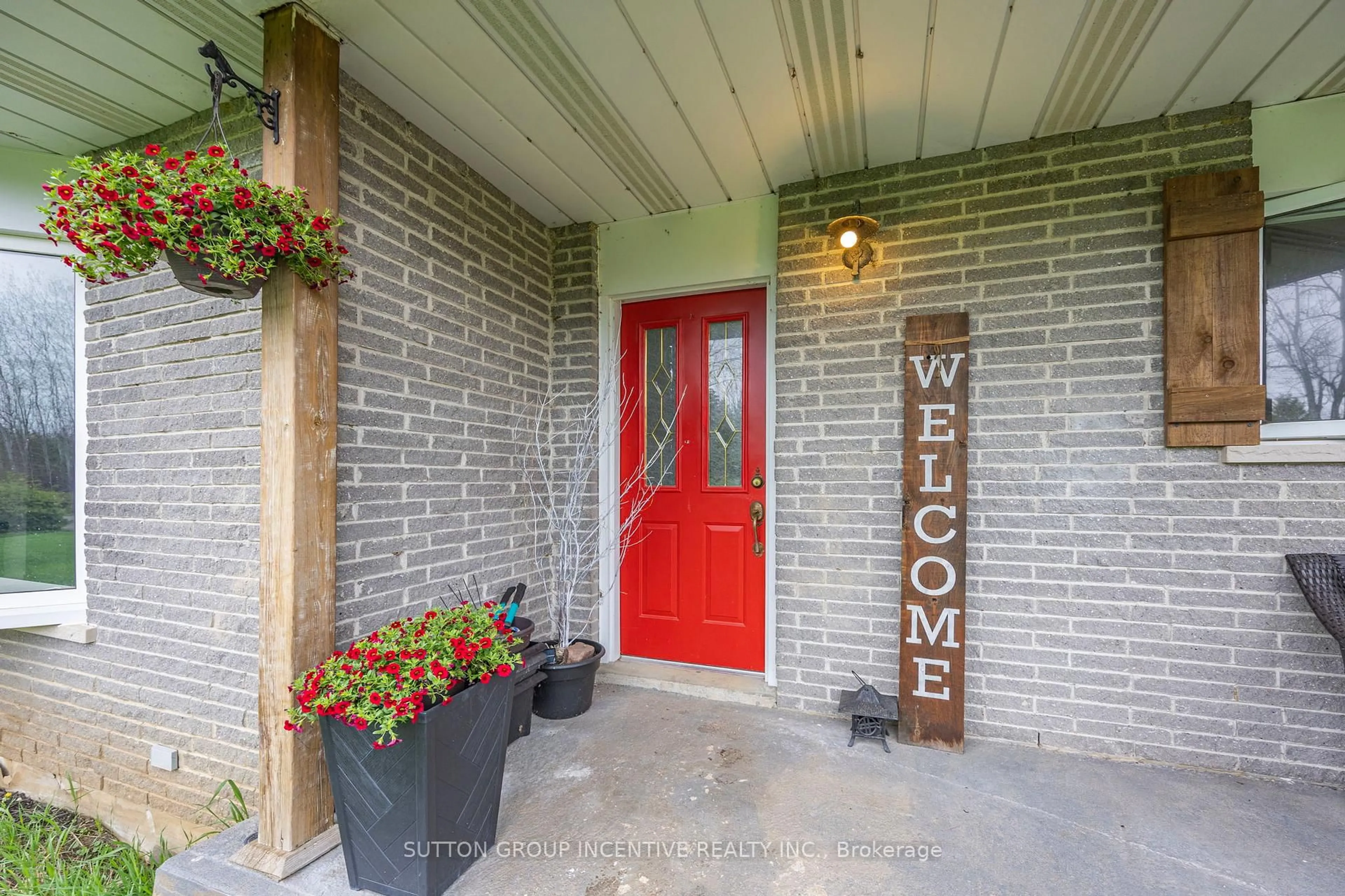 Indoor entryway for 2266 FOXMEAD Rd, Oro-Medonte Ontario L0K 1E0