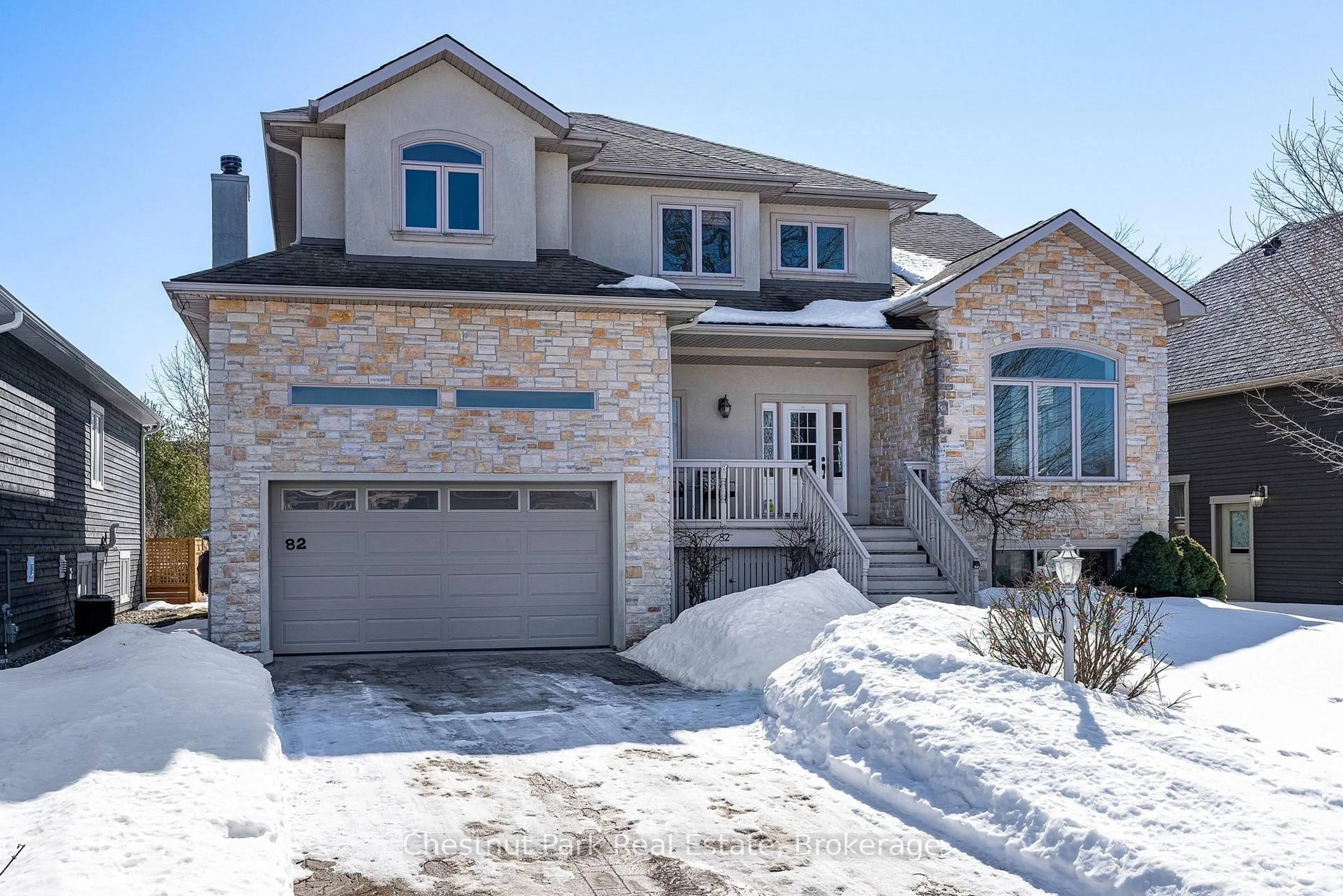 Home with brick exterior material, street for 82 Stanley St, Collingwood Ontario L9Y 0G7