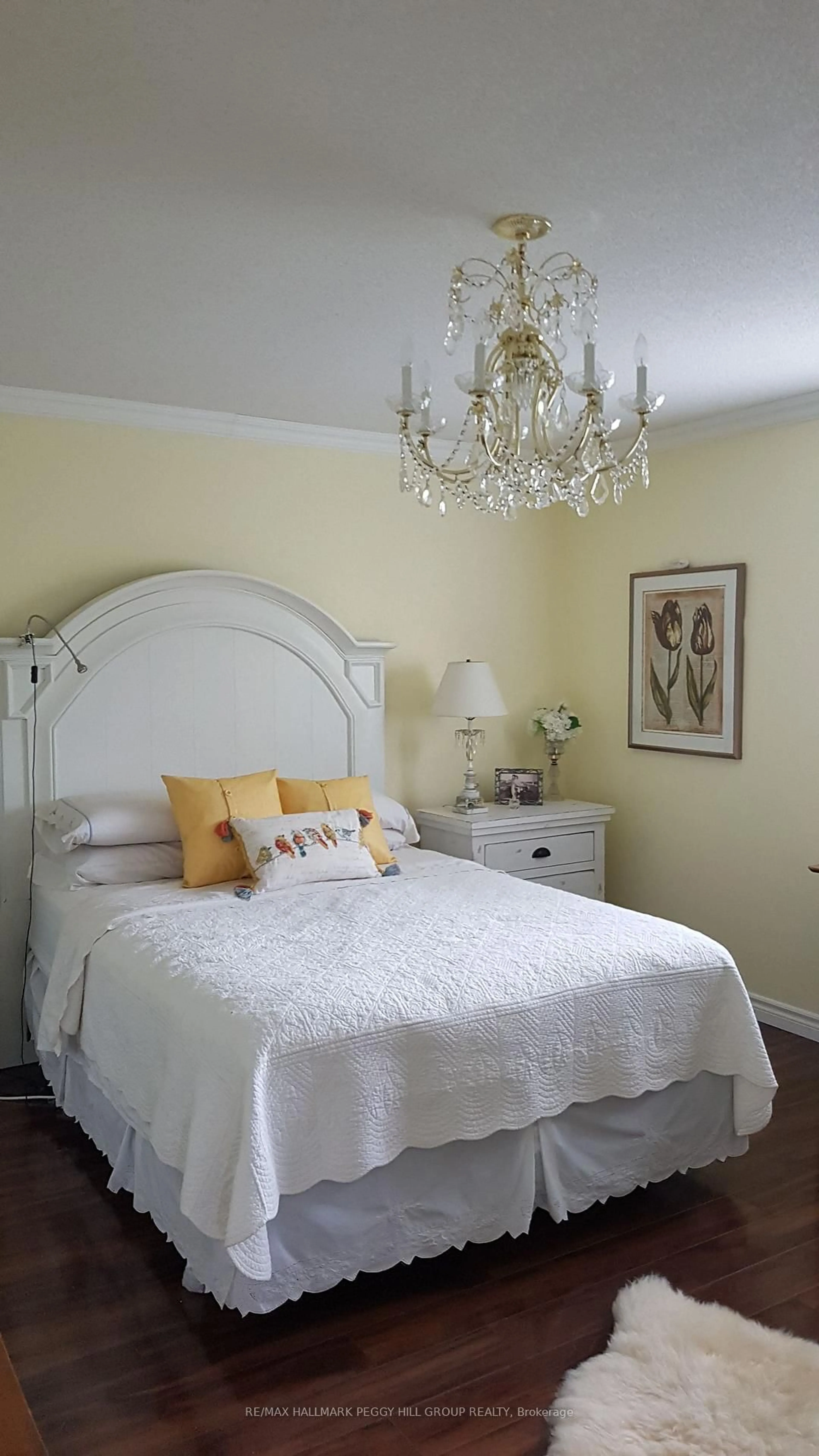 Bedroom with bed, unknown for 76 Stanley St, Barrie Ontario L4M 6V5