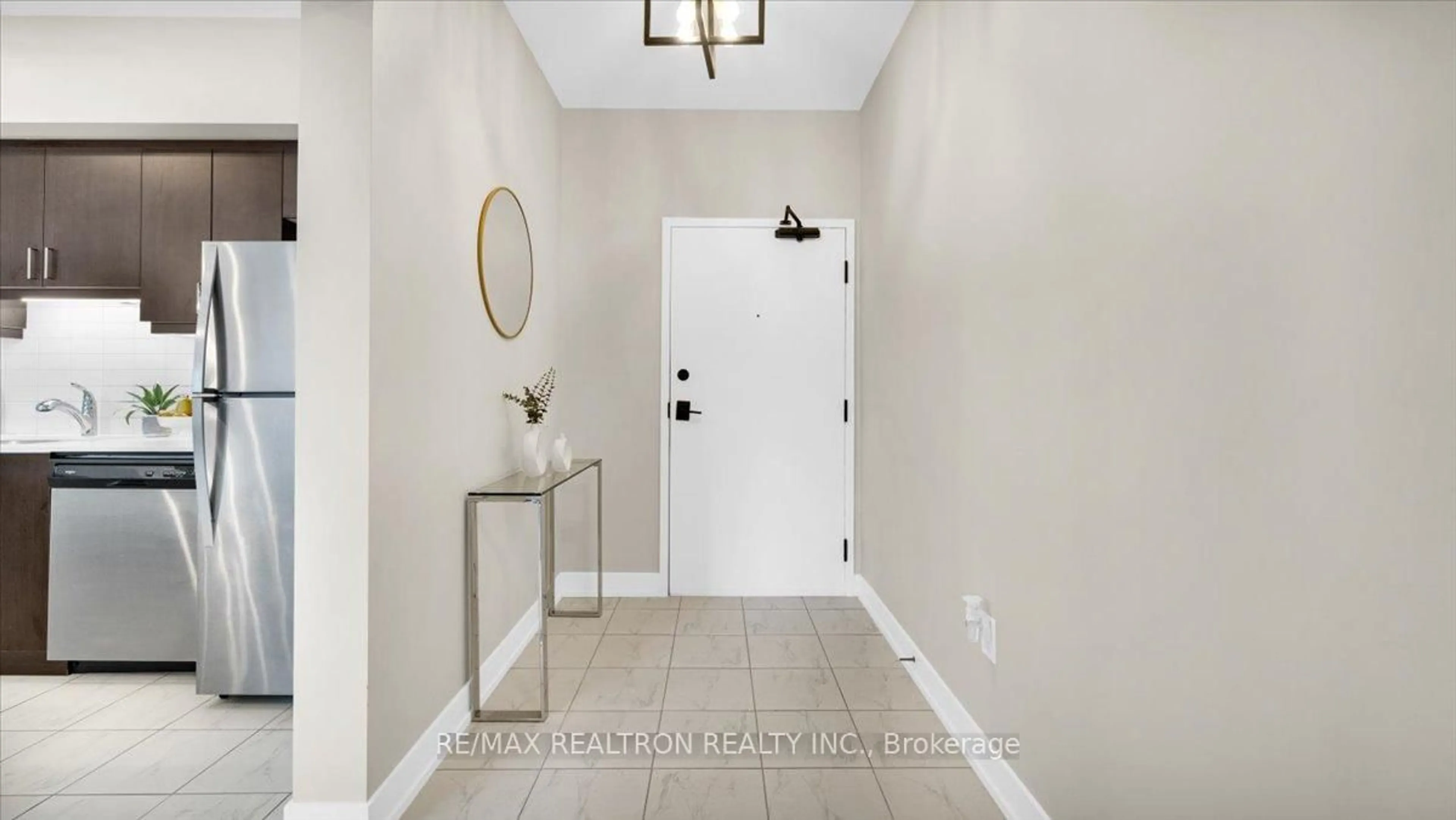 Indoor entryway for 10 Culinary Lane #504, Barrie Ontario L9J 0C2