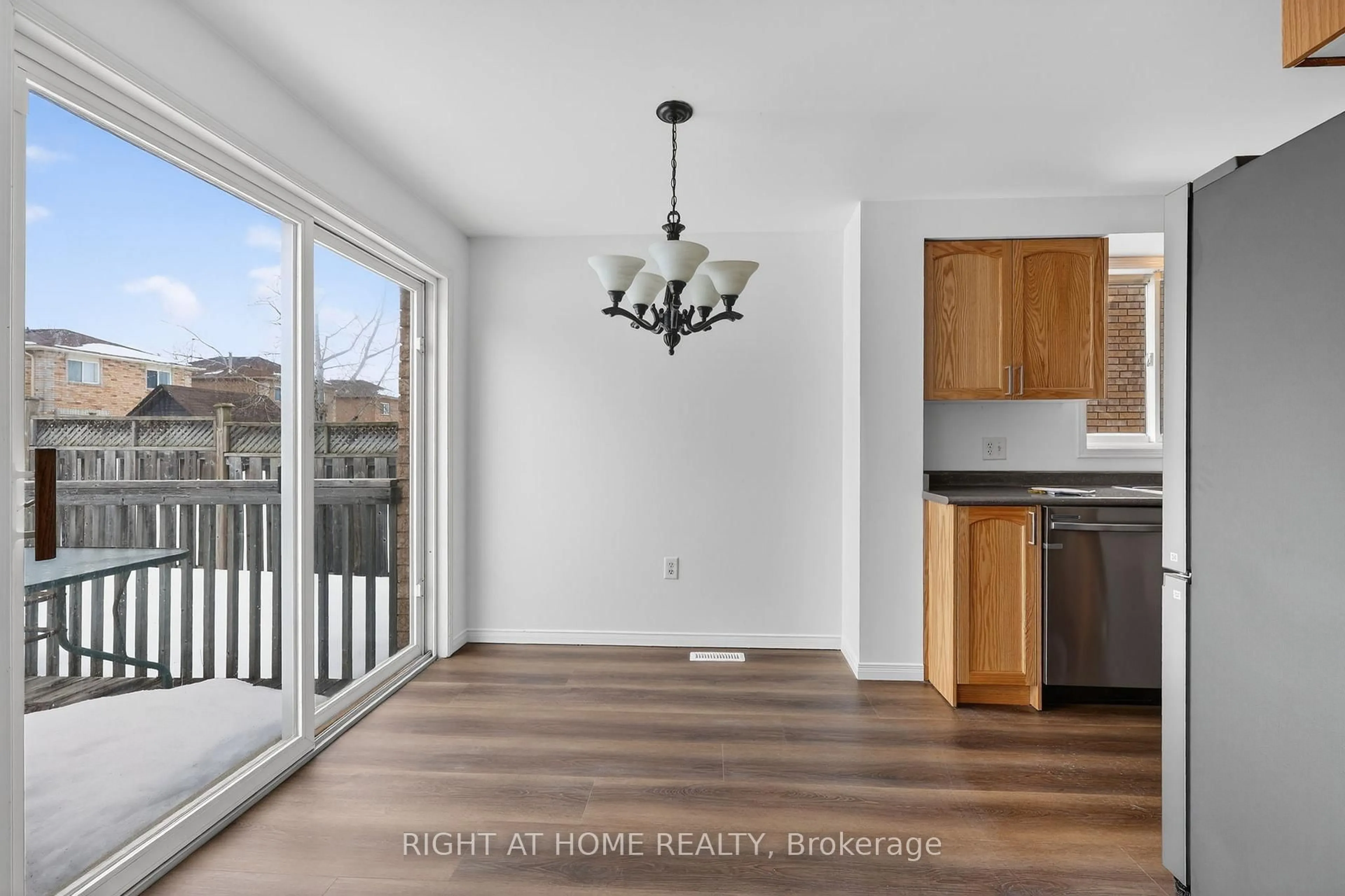 Unknown for 27 Booth Lane, Barrie Ontario L4N 0S4