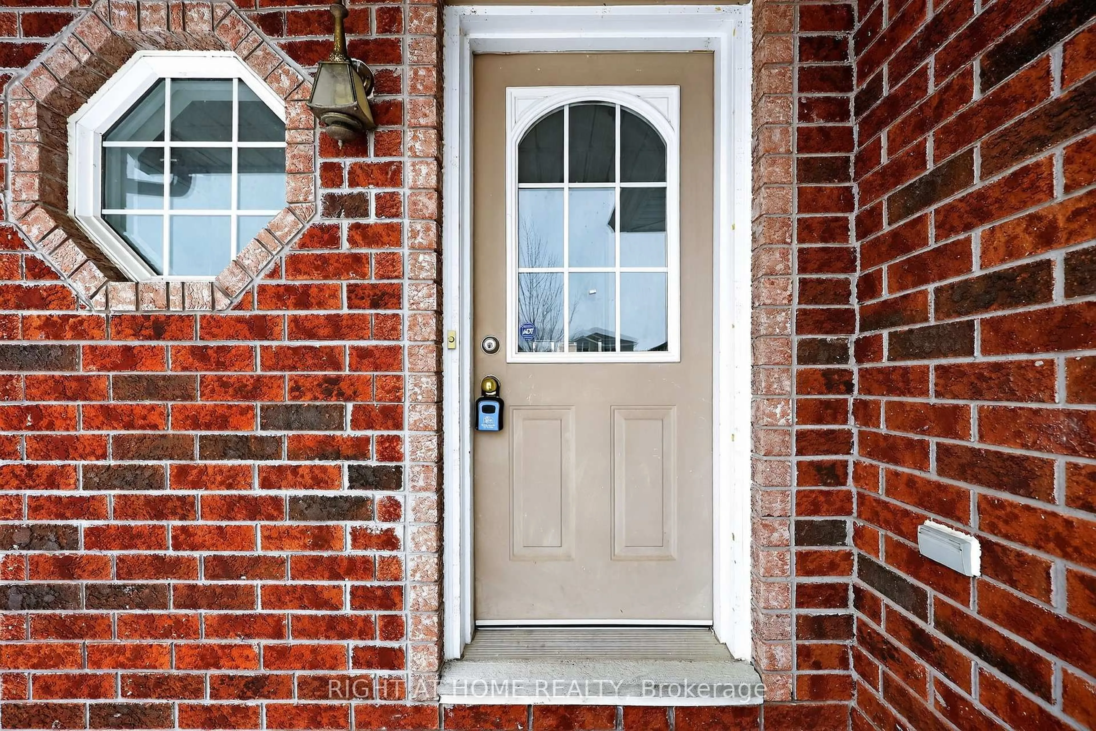 Home with brick exterior material, street for 27 Booth Lane, Barrie Ontario L4N 0S4