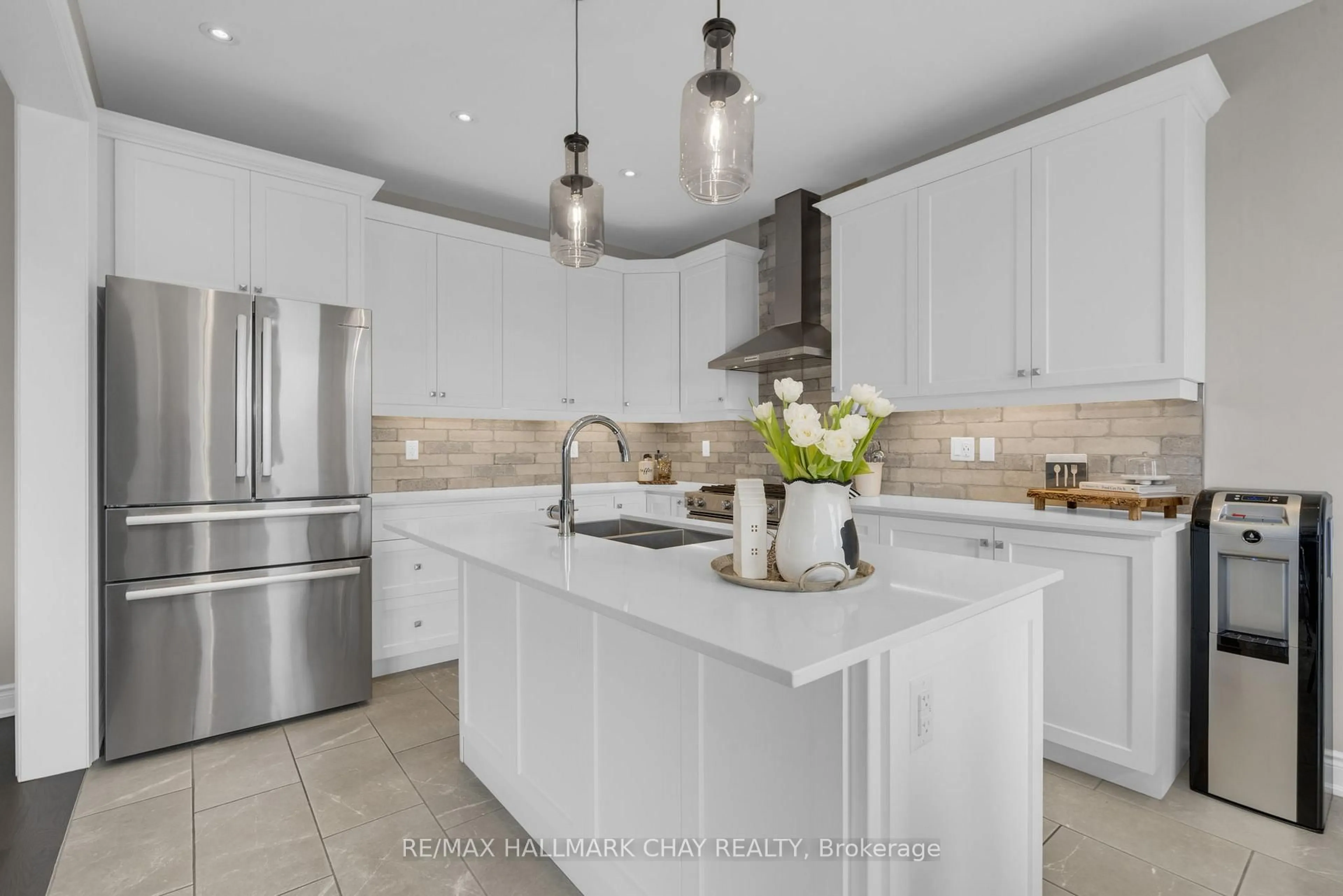 Contemporary kitchen, ceramic/tile floor for 18 Cypress Point St, Barrie Ontario L4N 6J9