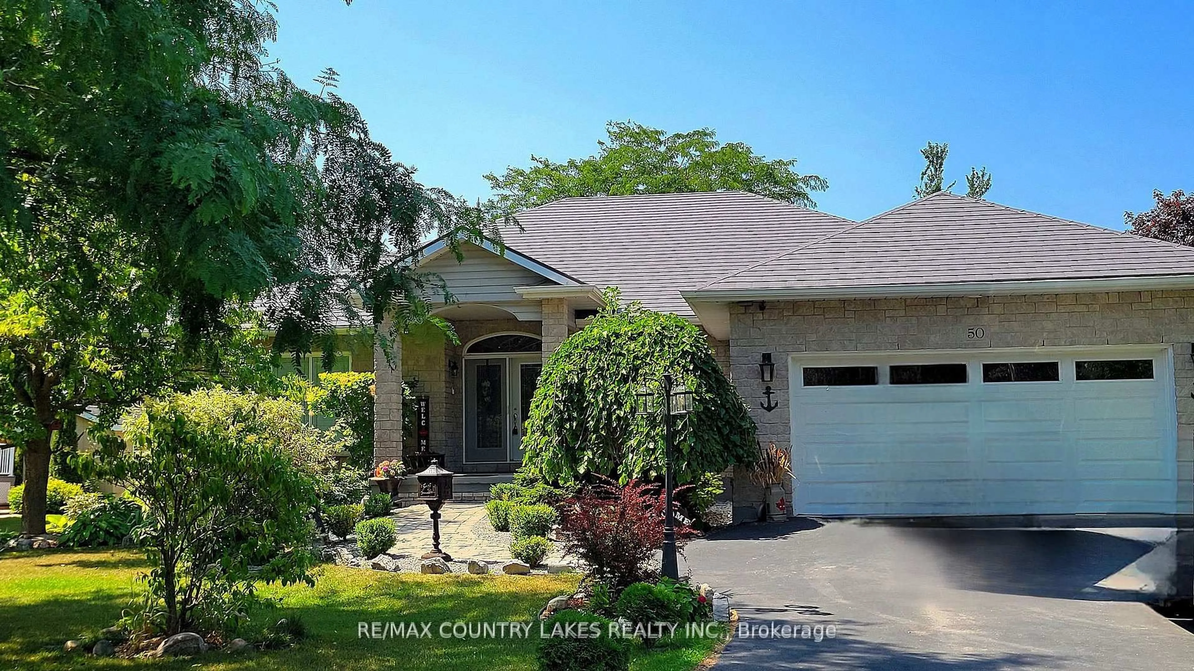 Home with vinyl exterior material, water/lake/river/ocean view for 50 Laguna Pkwy, Ramara Ontario L0K 1B0