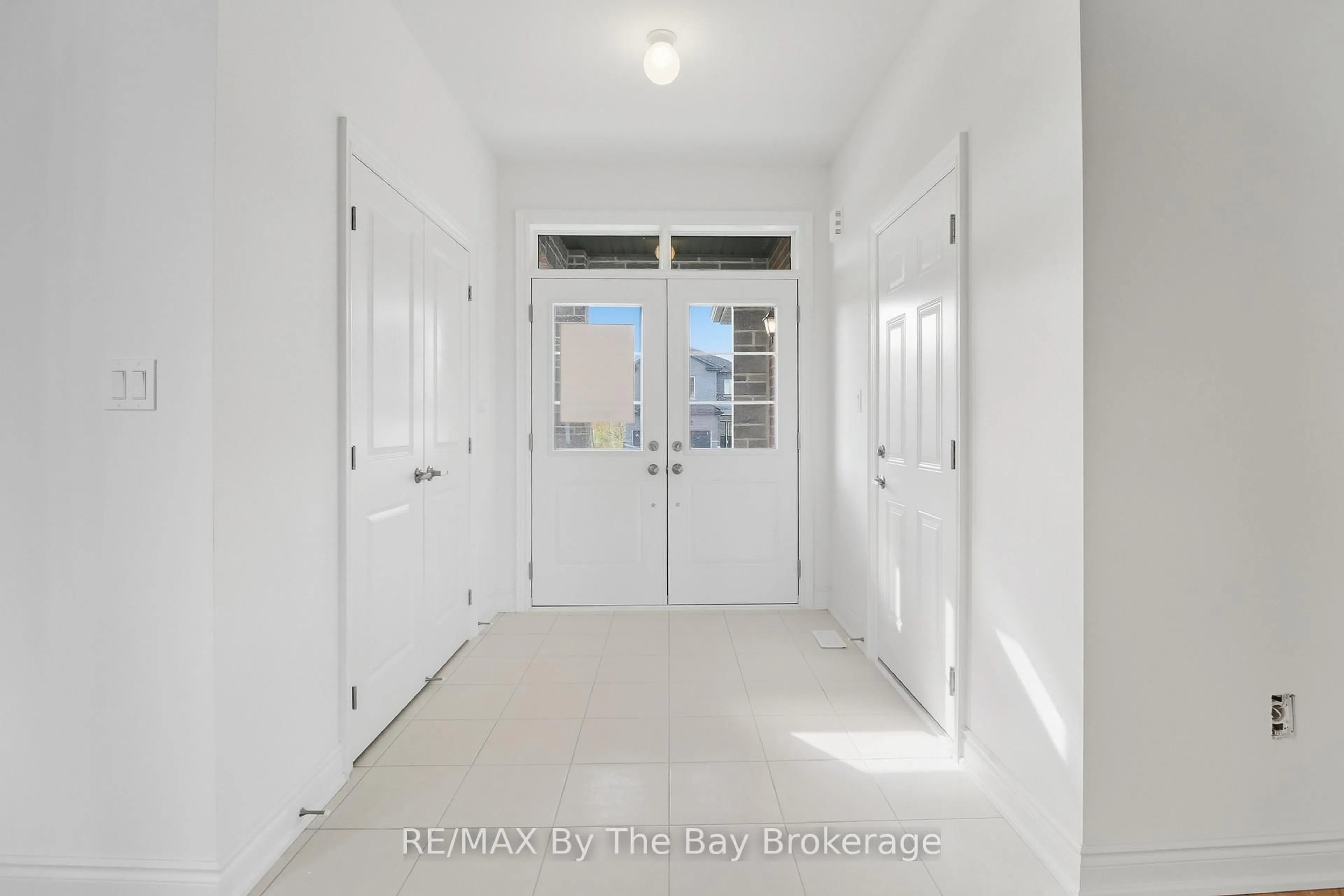 Indoor entryway for 65 Amber Dr, Wasaga Beach Ontario L9Z 0R9