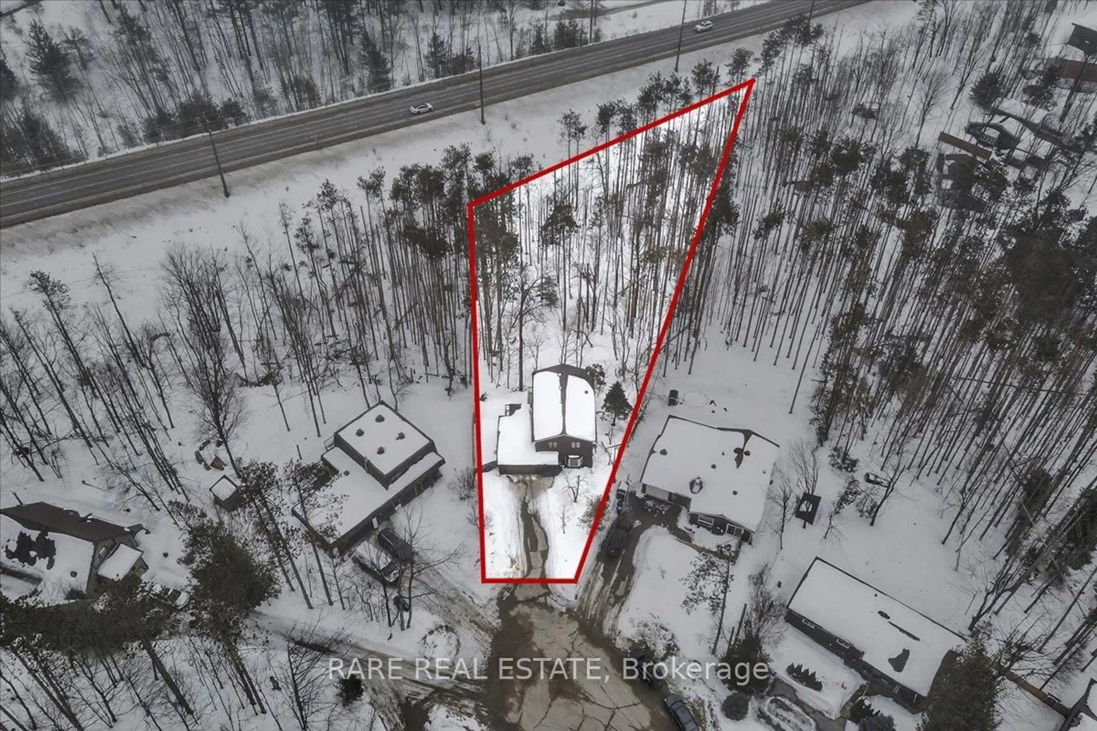A pic from outside/outdoor area/front of a property/back of a property/a pic from drone, street for 7 Pine Spring, Oro-Medonte Ontario L4M 4Y8