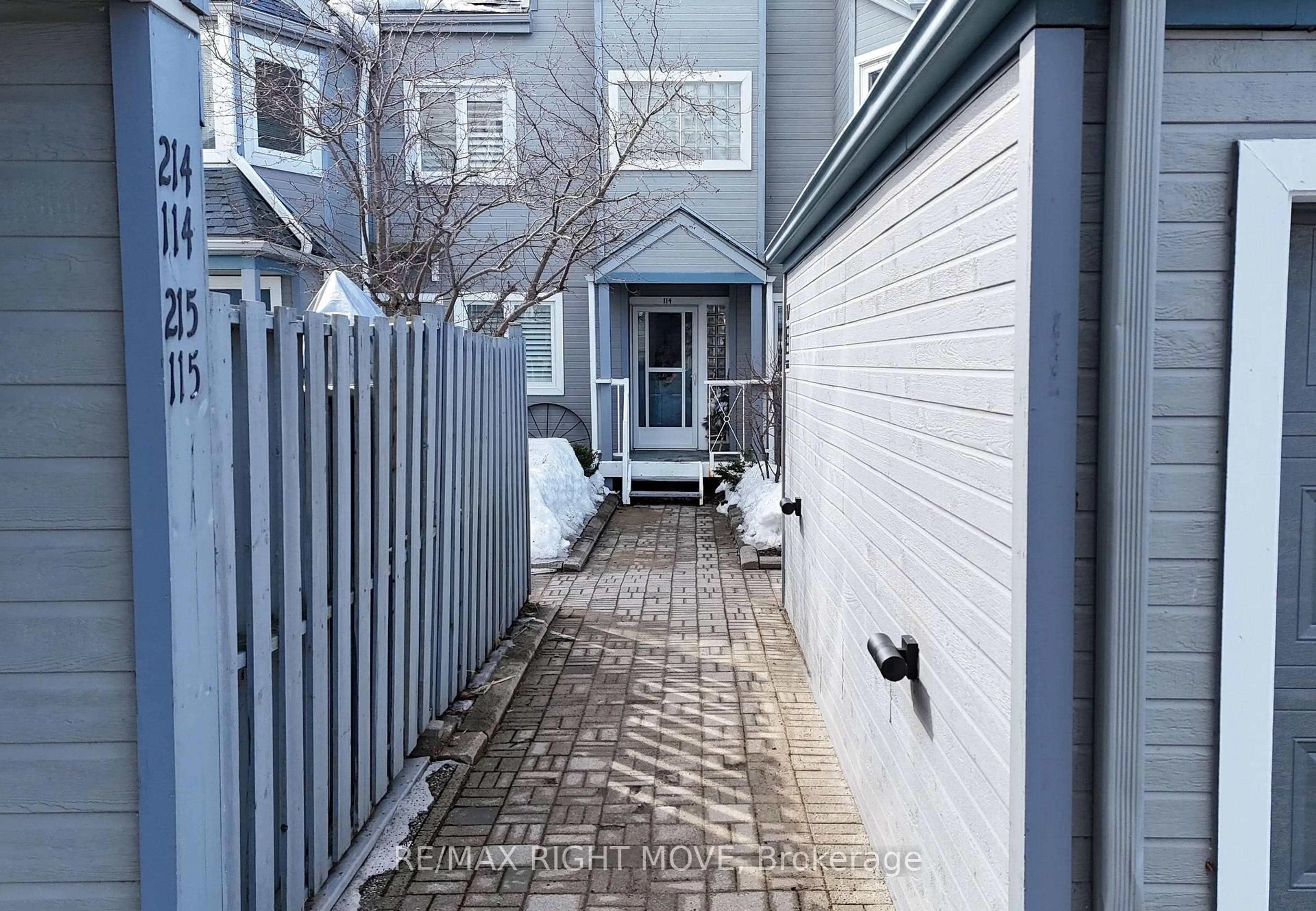 Patio, street for 603 Atherley Rd #114, Orillia Ontario L3V 1P1
