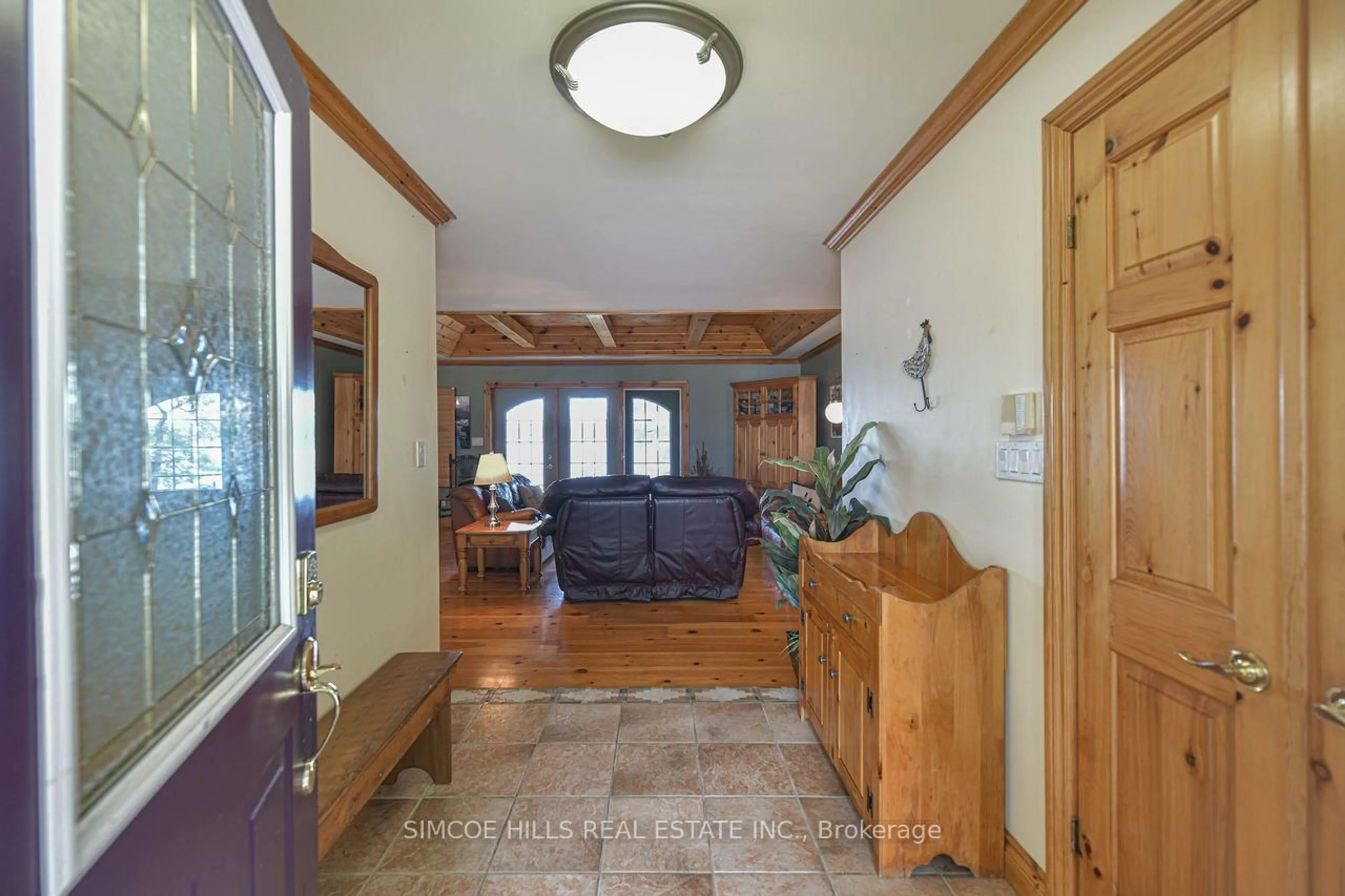 Indoor entryway for 4283 Plum Point Rd, Ramara Ontario L3V 0L4