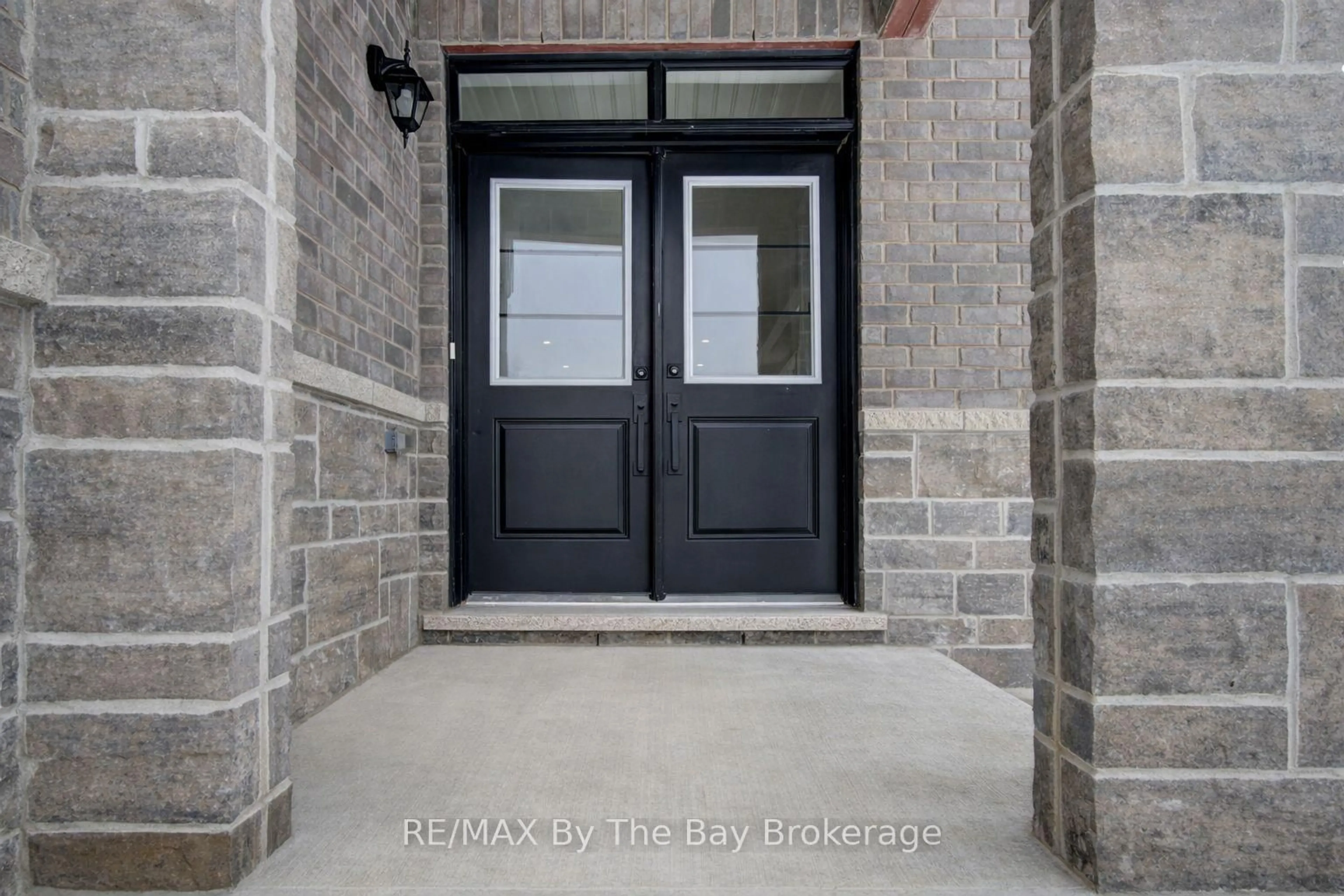 Indoor entryway for 64 Amber Dr, Wasaga Beach Ontario L9Z 0R9