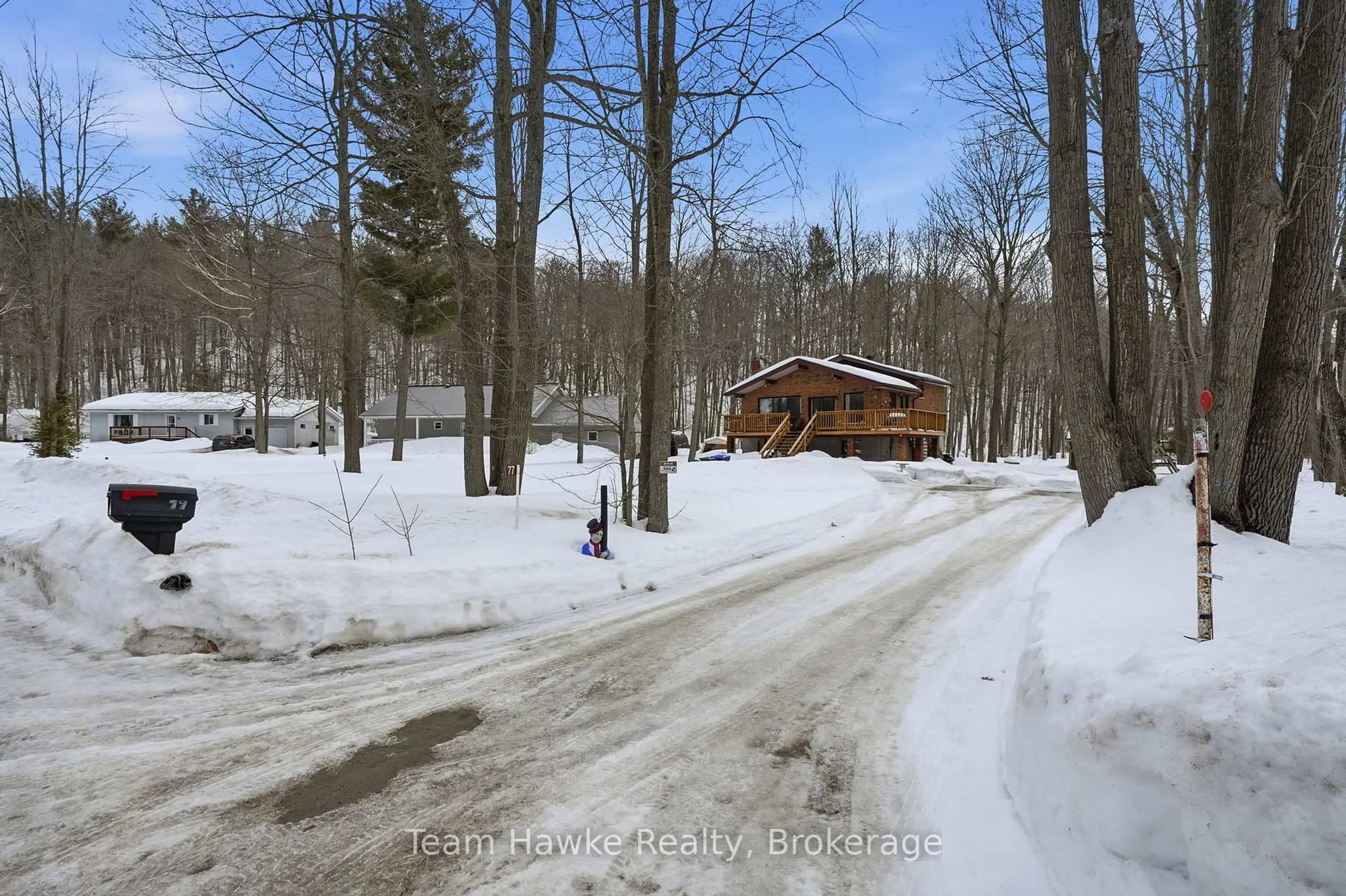 A pic from outside/outdoor area/front of a property/back of a property/a pic from drone, street for 77 Tall Pines Dr, Tiny Ontario L9M 0H4
