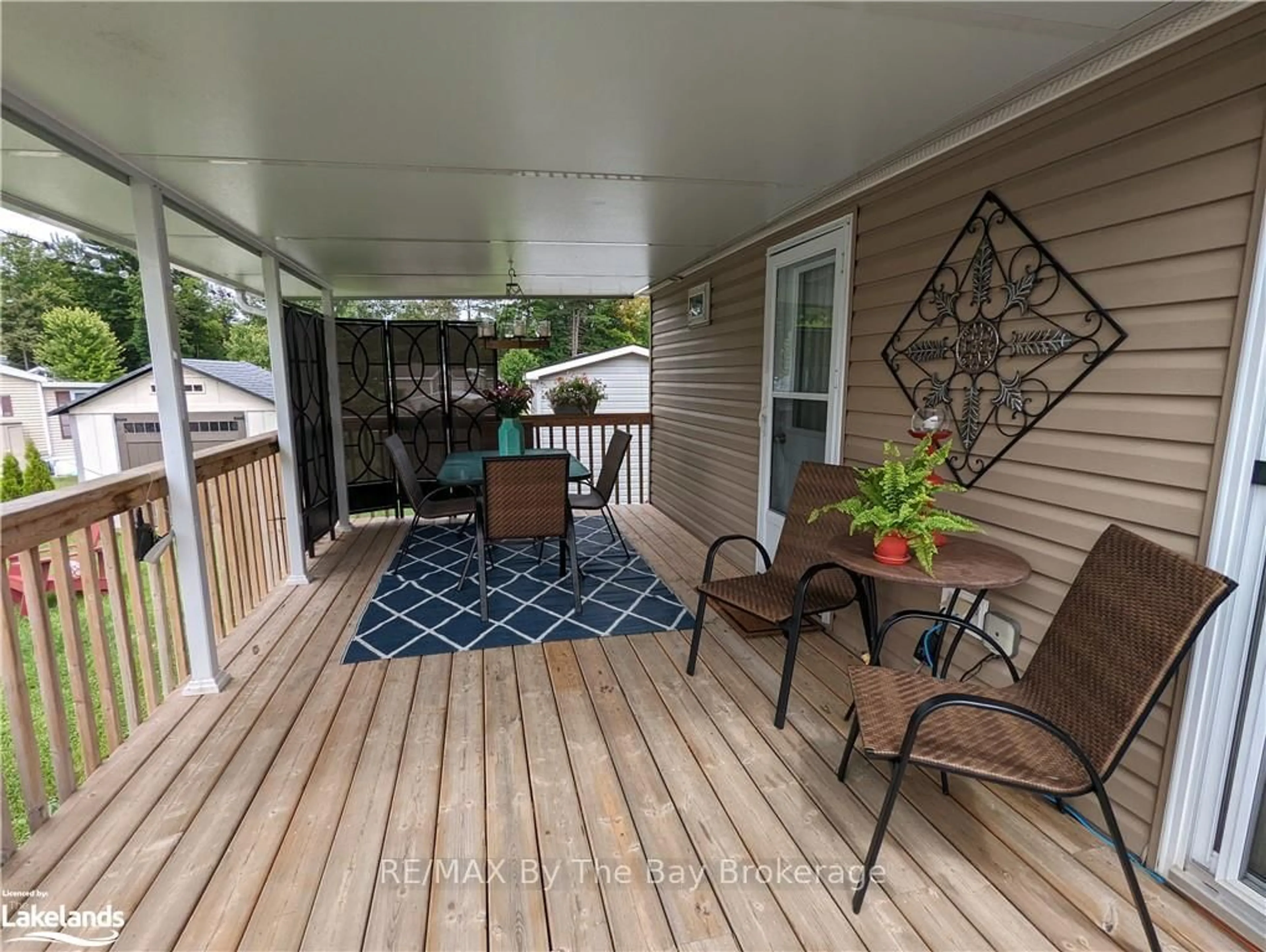 Patio, water/lake/river/ocean view for 16 KENORA Tr, Wasaga Beach Ontario L9Z 1X7