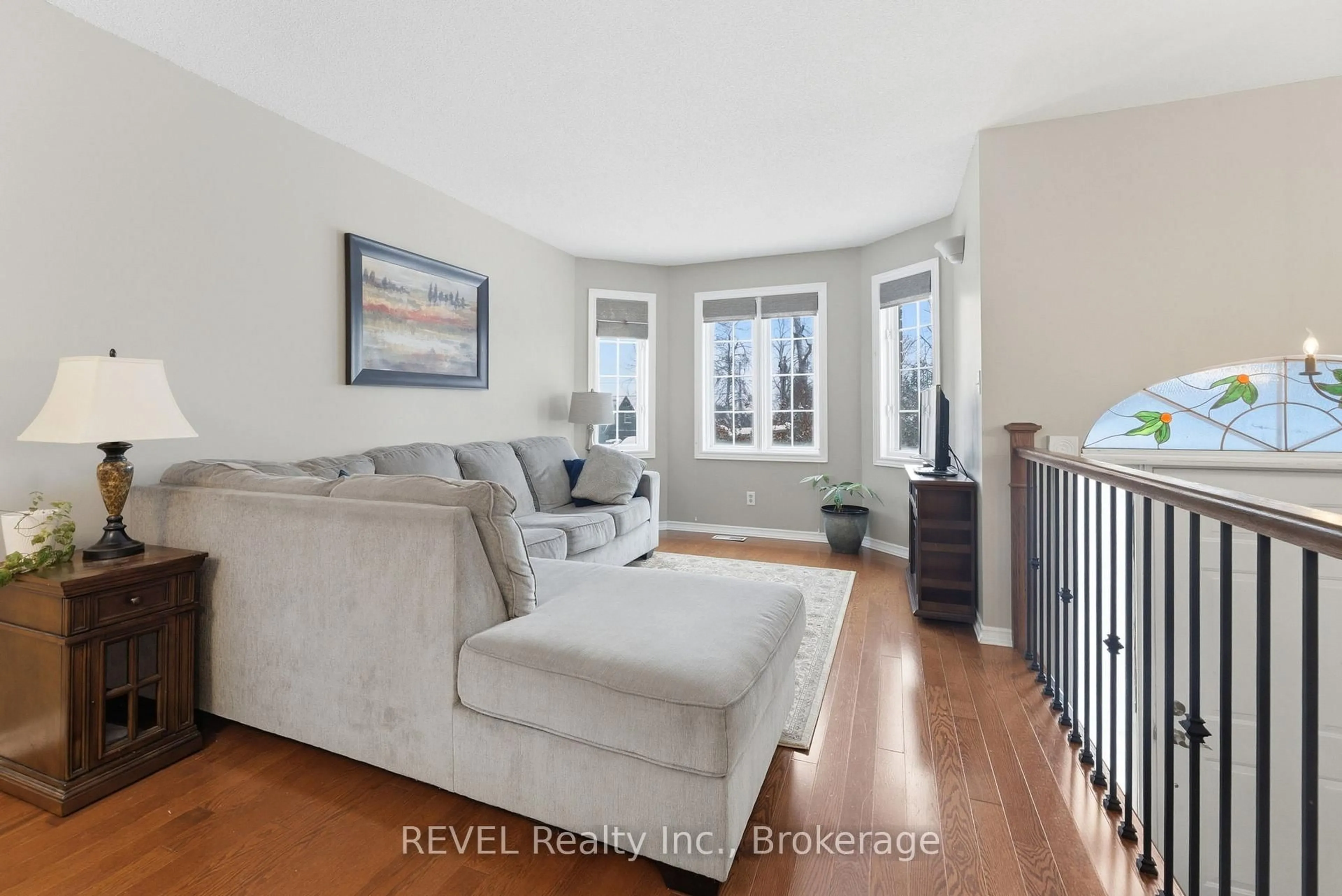 Living room with furniture, unknown for 5 Barbara Ave, Oro-Medonte Ontario L0L 2E0