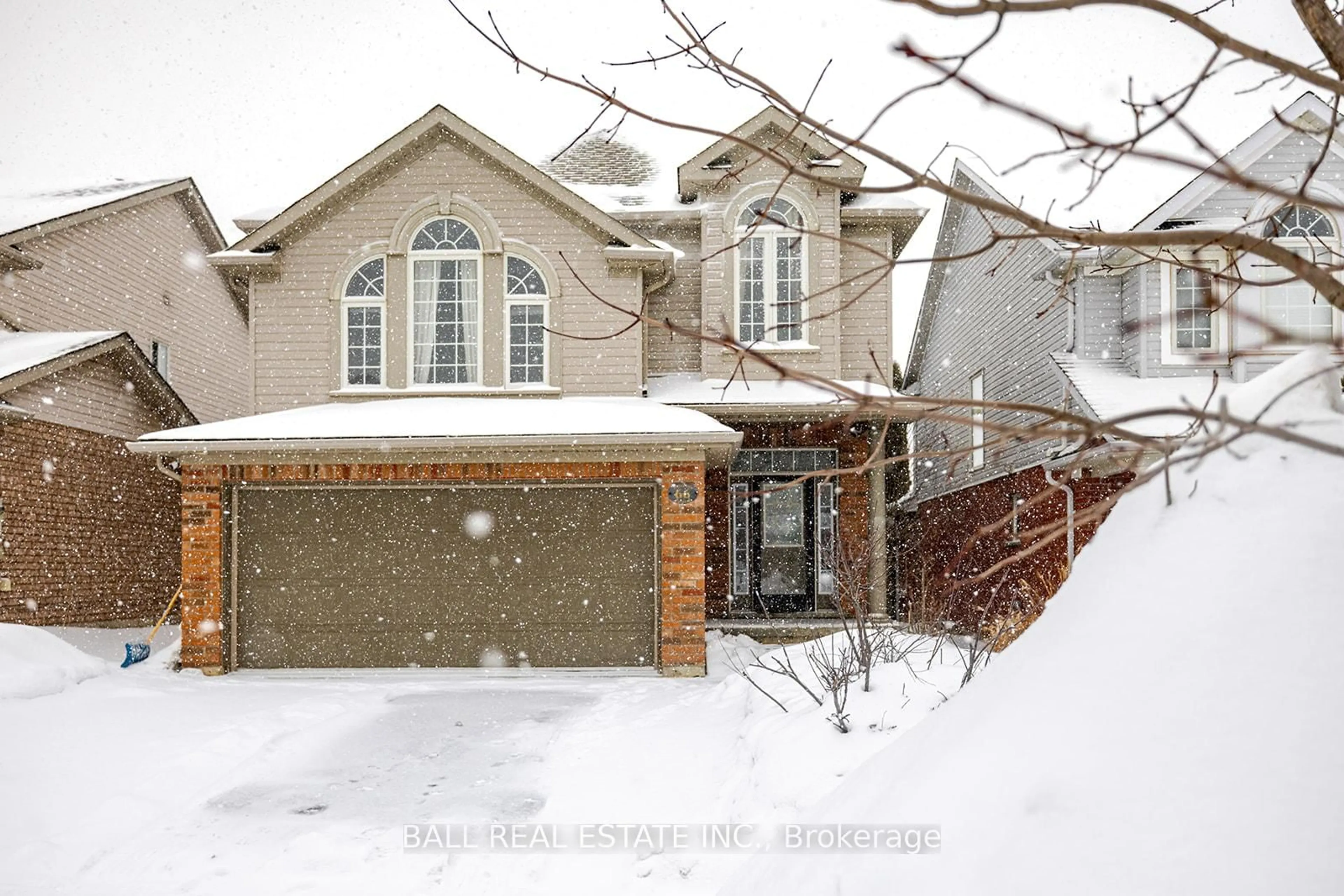 Home with brick exterior material, street for 66 Highlands Cres, Collingwood Ontario L9Y 5H3