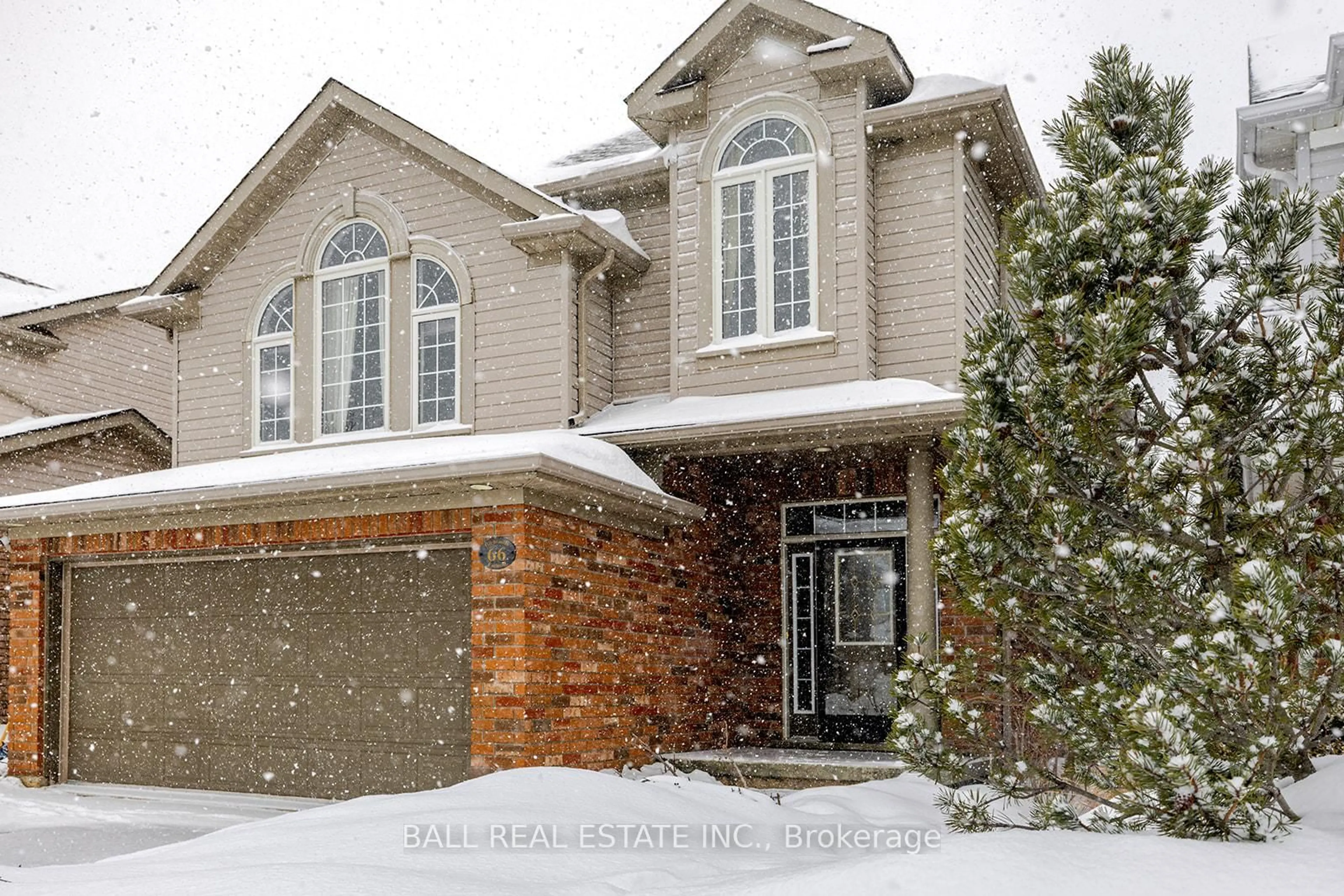 Home with brick exterior material, street for 66 Highlands Cres, Collingwood Ontario L9Y 5H3