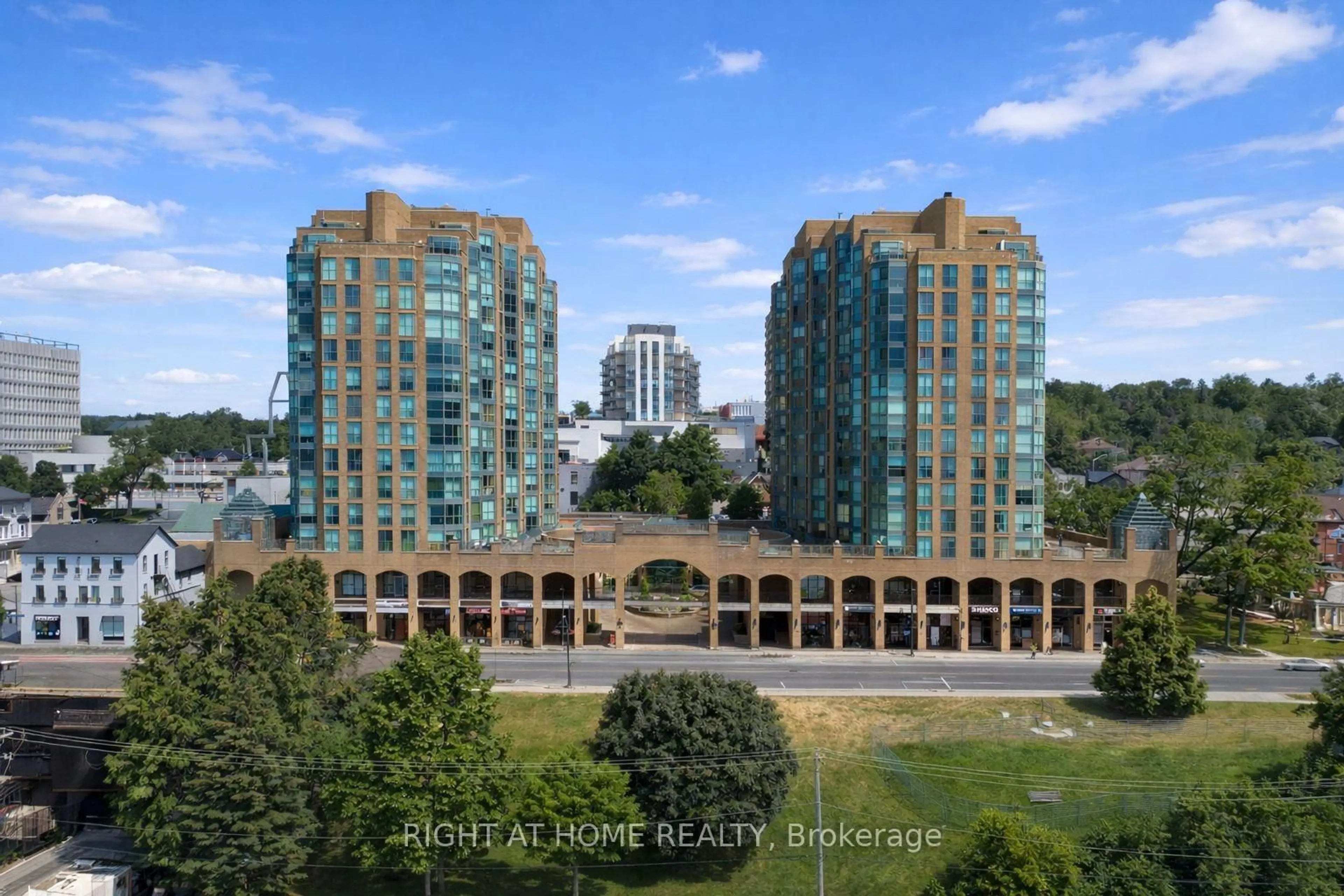 A pic from outside/outdoor area/front of a property/back of a property/a pic from drone, city buildings view from balcony for 140 Dunlop St #807, Barrie Ontario L4M 6H9