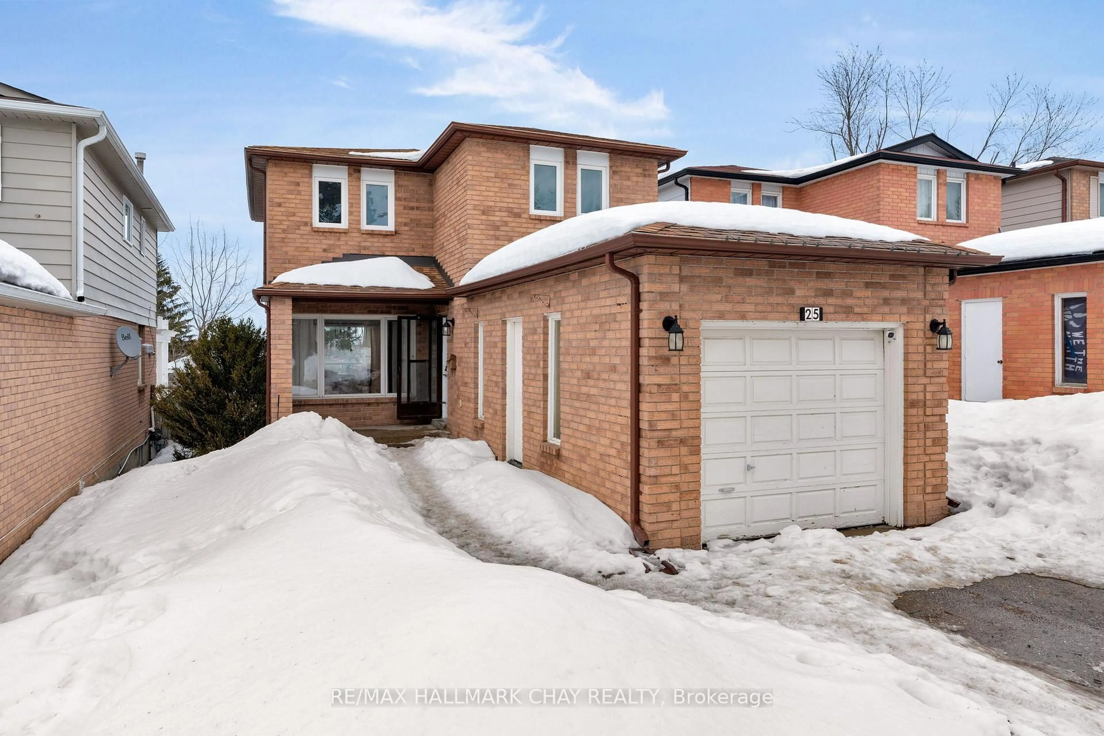 Home with brick exterior material, street for 25 Garden Dr, Barrie Ontario L4N 5T8