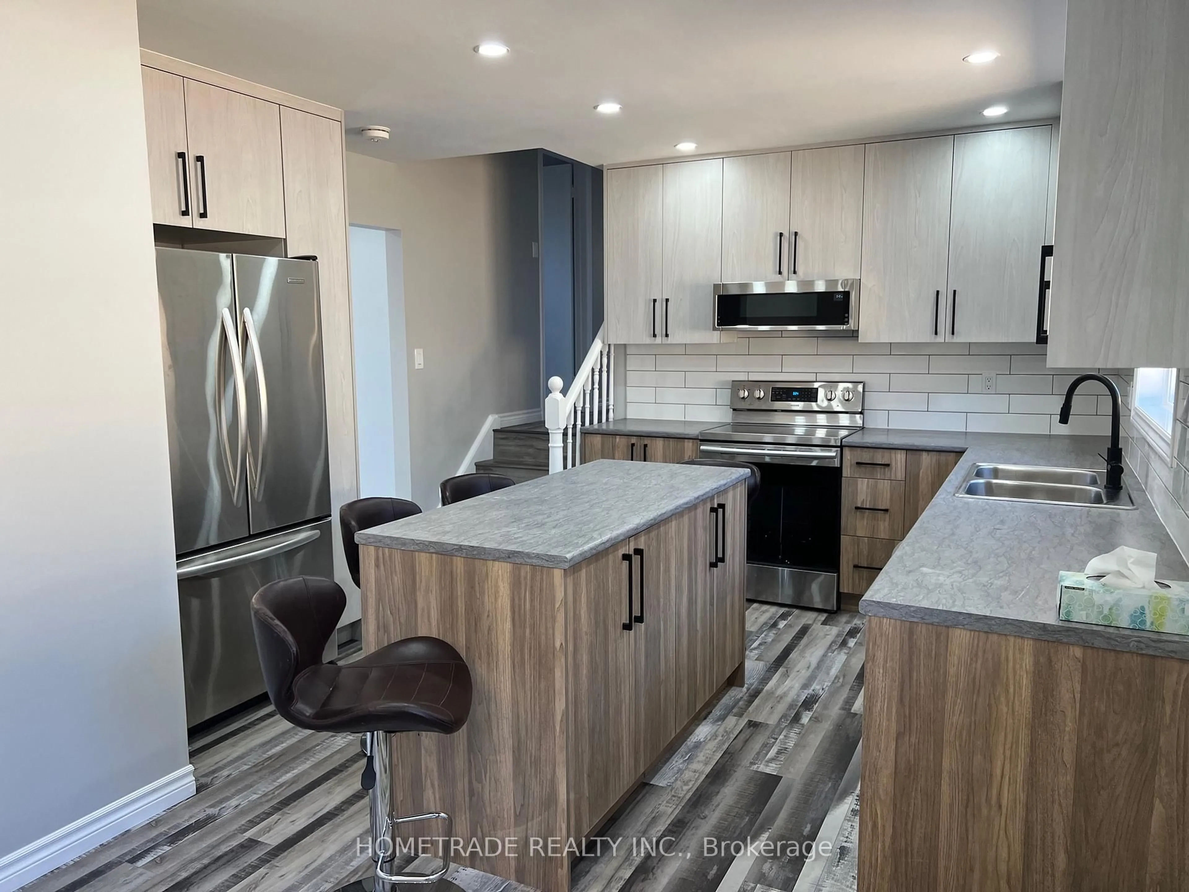Open concept kitchen, unknown for 206 Little Ave, Barrie Ontario L4N 6L1