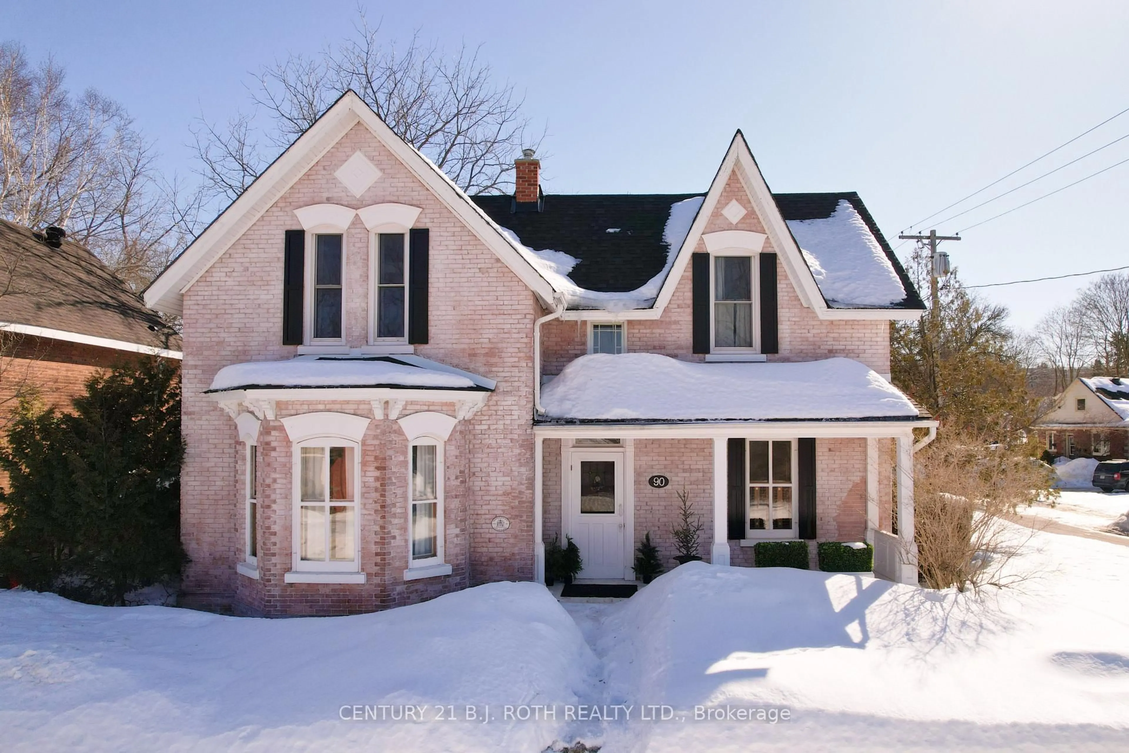 Home with brick exterior material, street for 90 Cumberland St, Barrie Ontario L4N 2P7