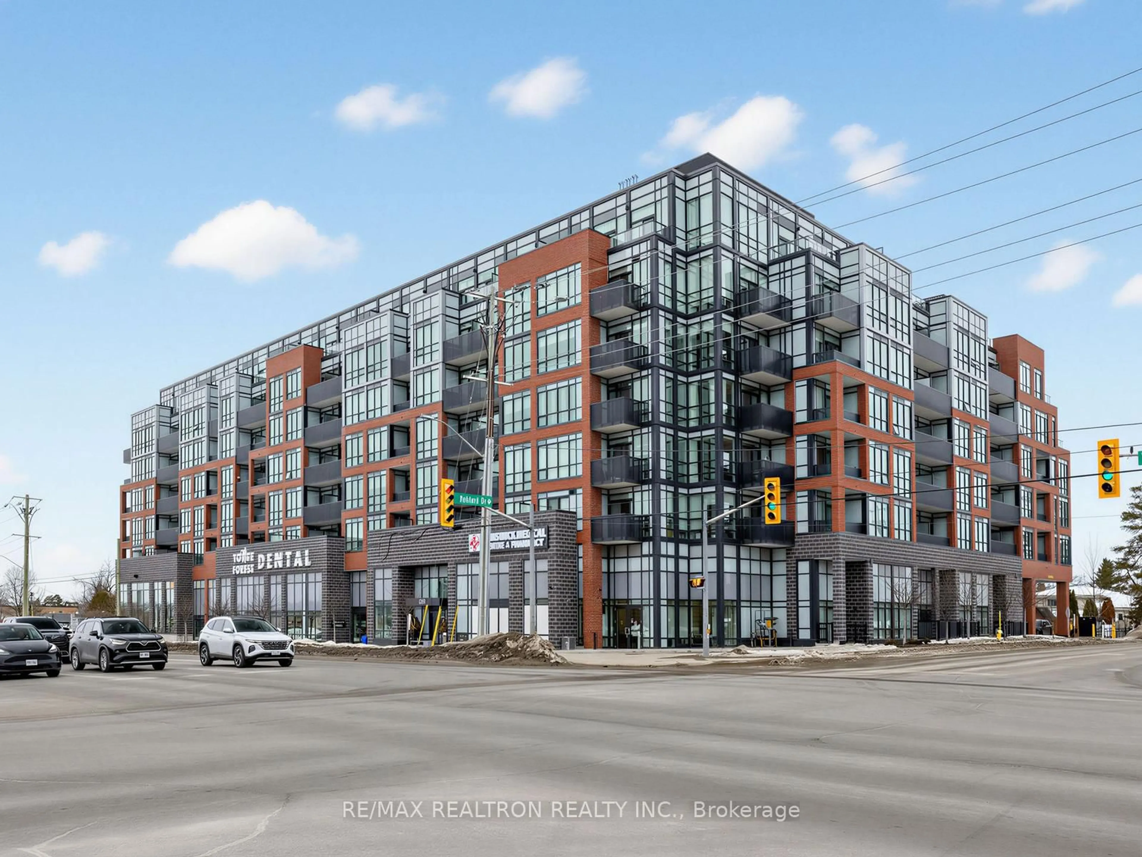 Unknown for 681 Yonge St #406, Barrie Ontario L4N 4E8