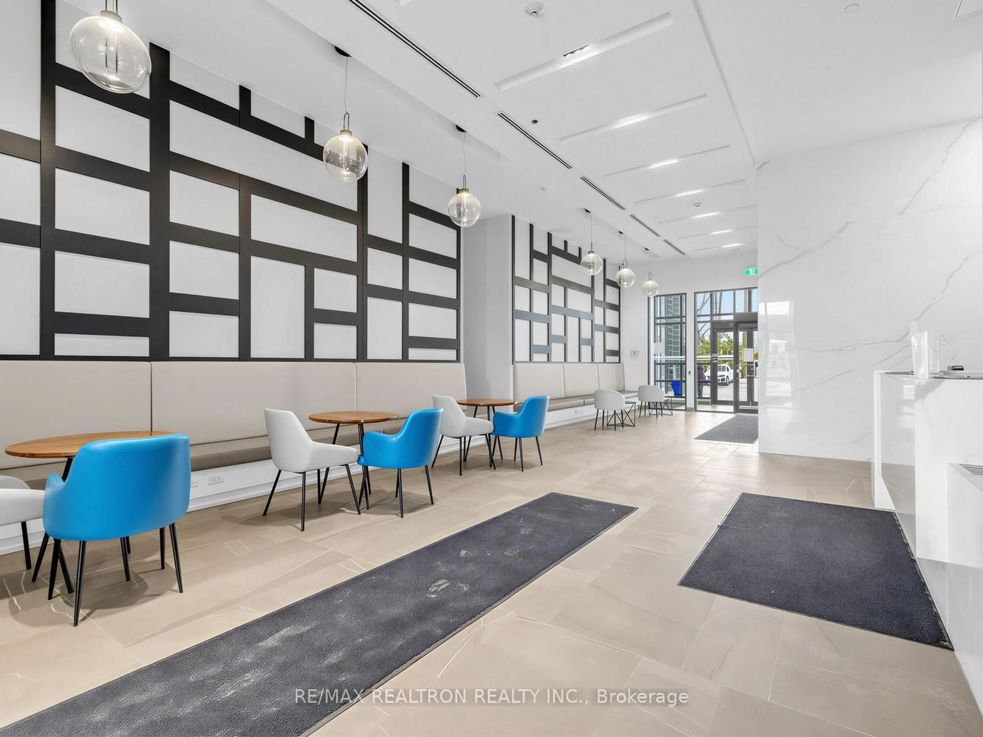 Unknown for 681 Yonge St #406, Barrie Ontario L4N 4E8