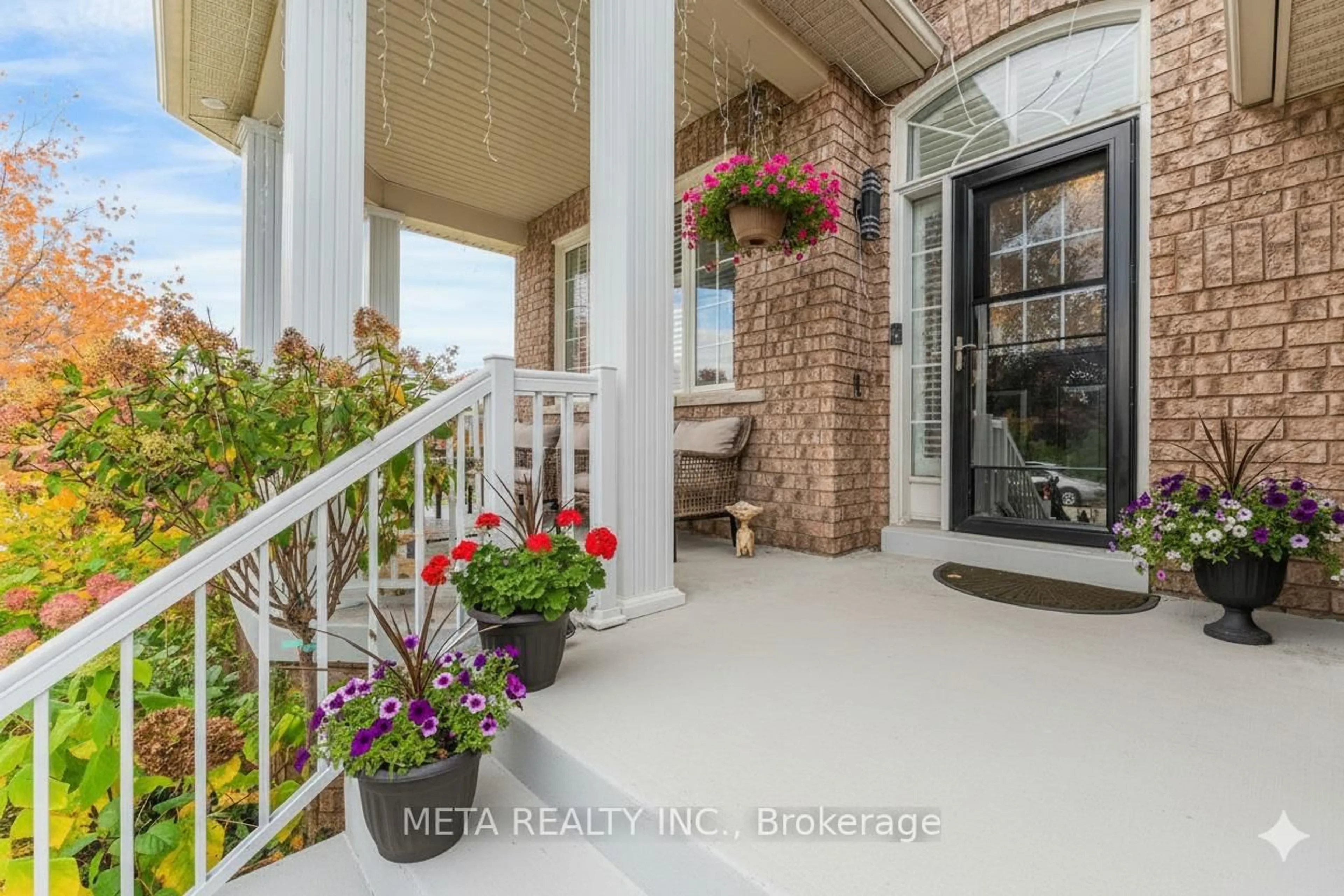 Indoor entryway for 49 RED PINE Cres, Wasaga Beach Ontario L9Z 3B2