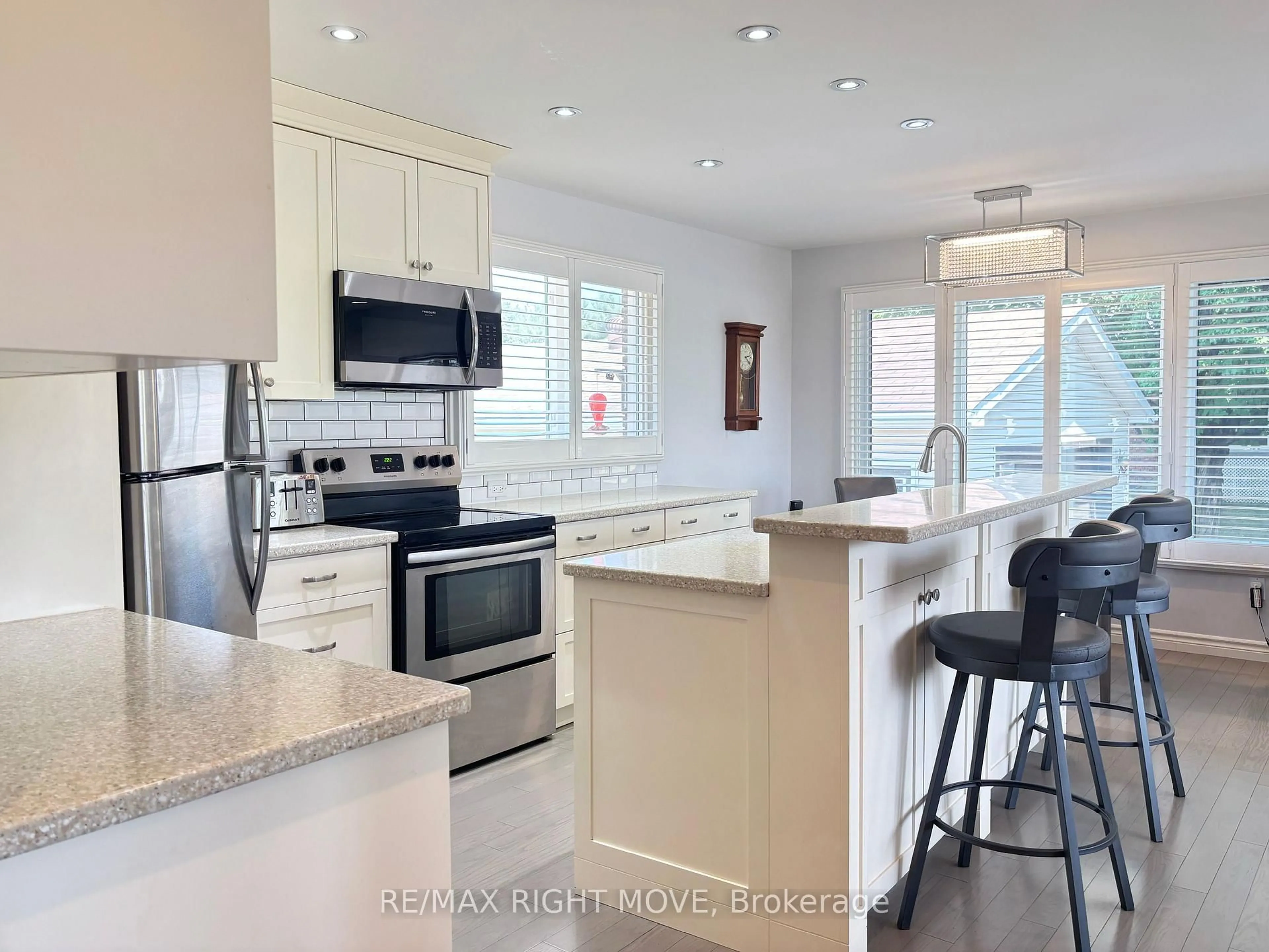 Open concept kitchen, ceramic/tile floor for 116 Mill St, Springwater Ontario L0L 1V0