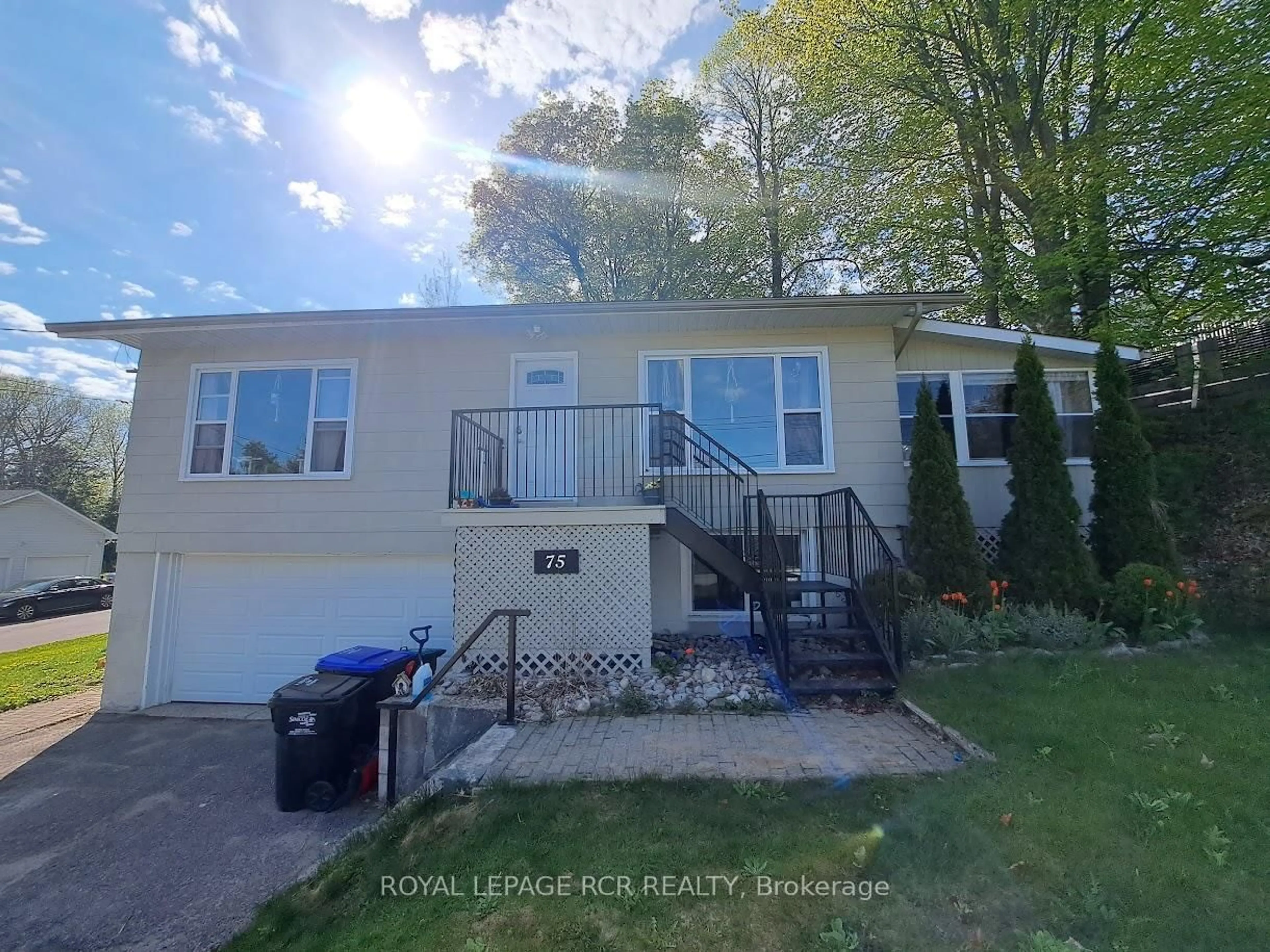 Home with vinyl exterior material, unknown for 75 Hazel St, Tay Ontario L0K 2C0