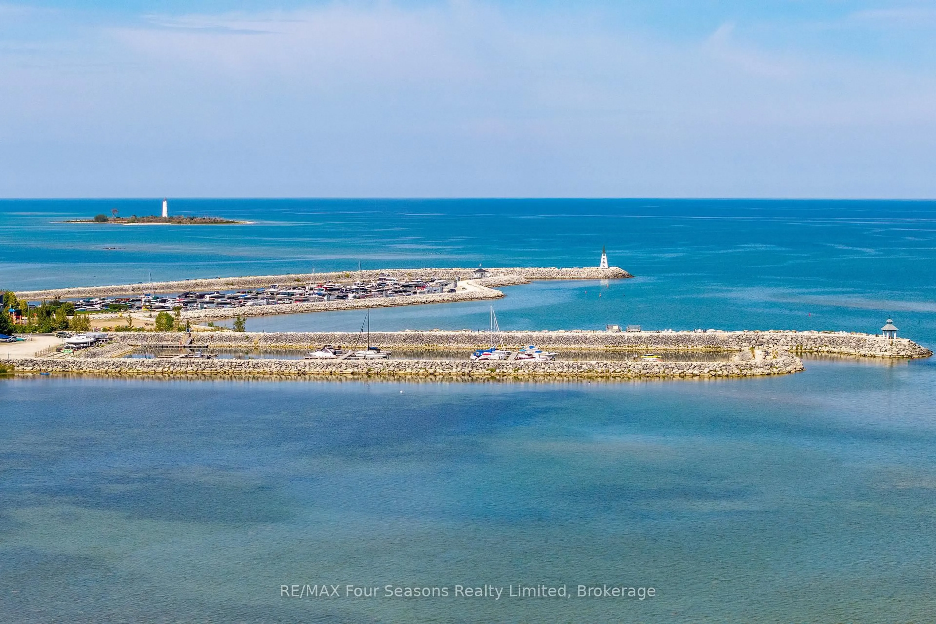 Blurry image for 44 Trott Blvd #17, Collingwood Ontario L9Y 5B7