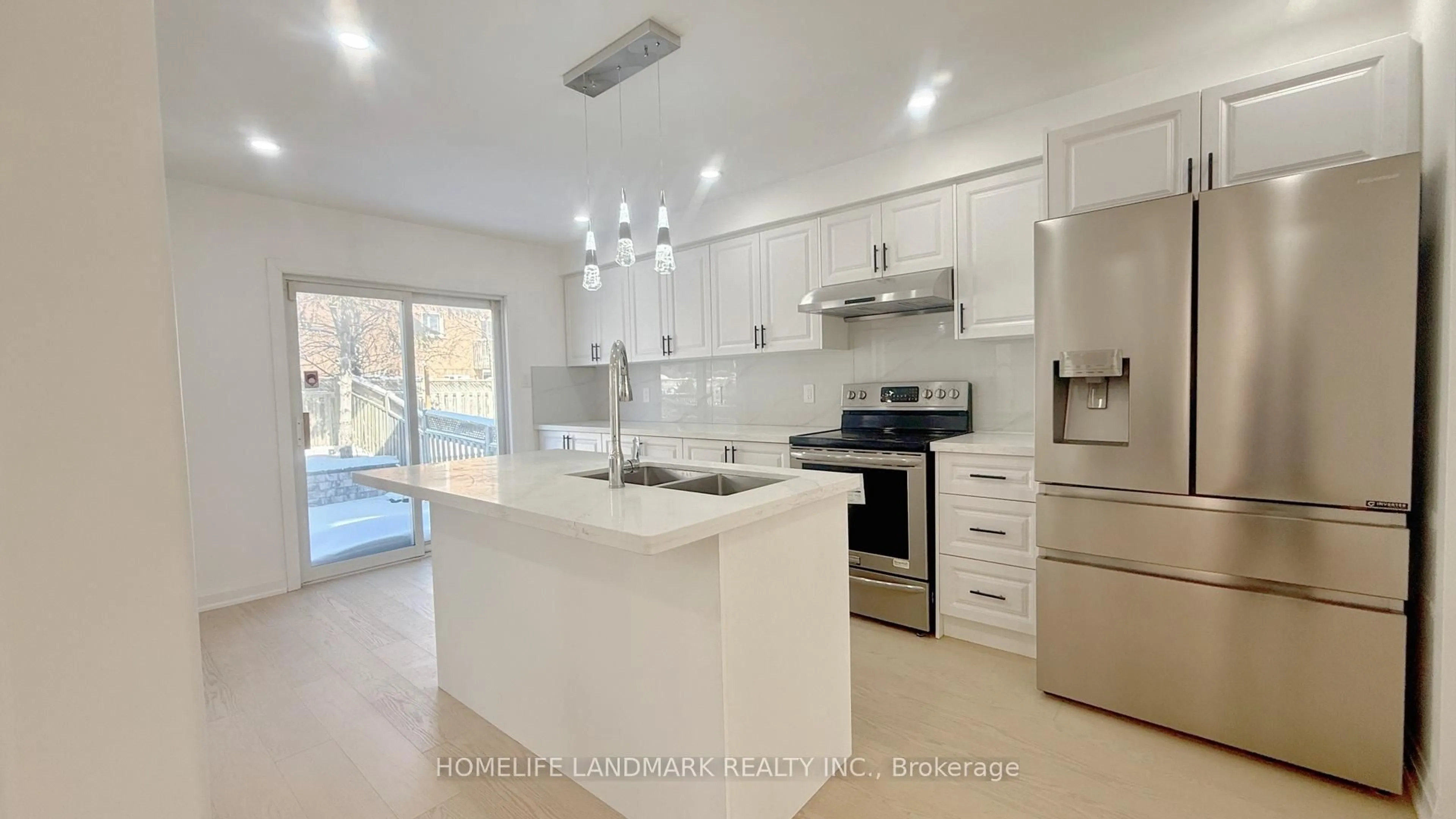 Open concept kitchen, ceramic/tile floor for 115 Chalmers Dr, Barrie Ontario L4N 8W1