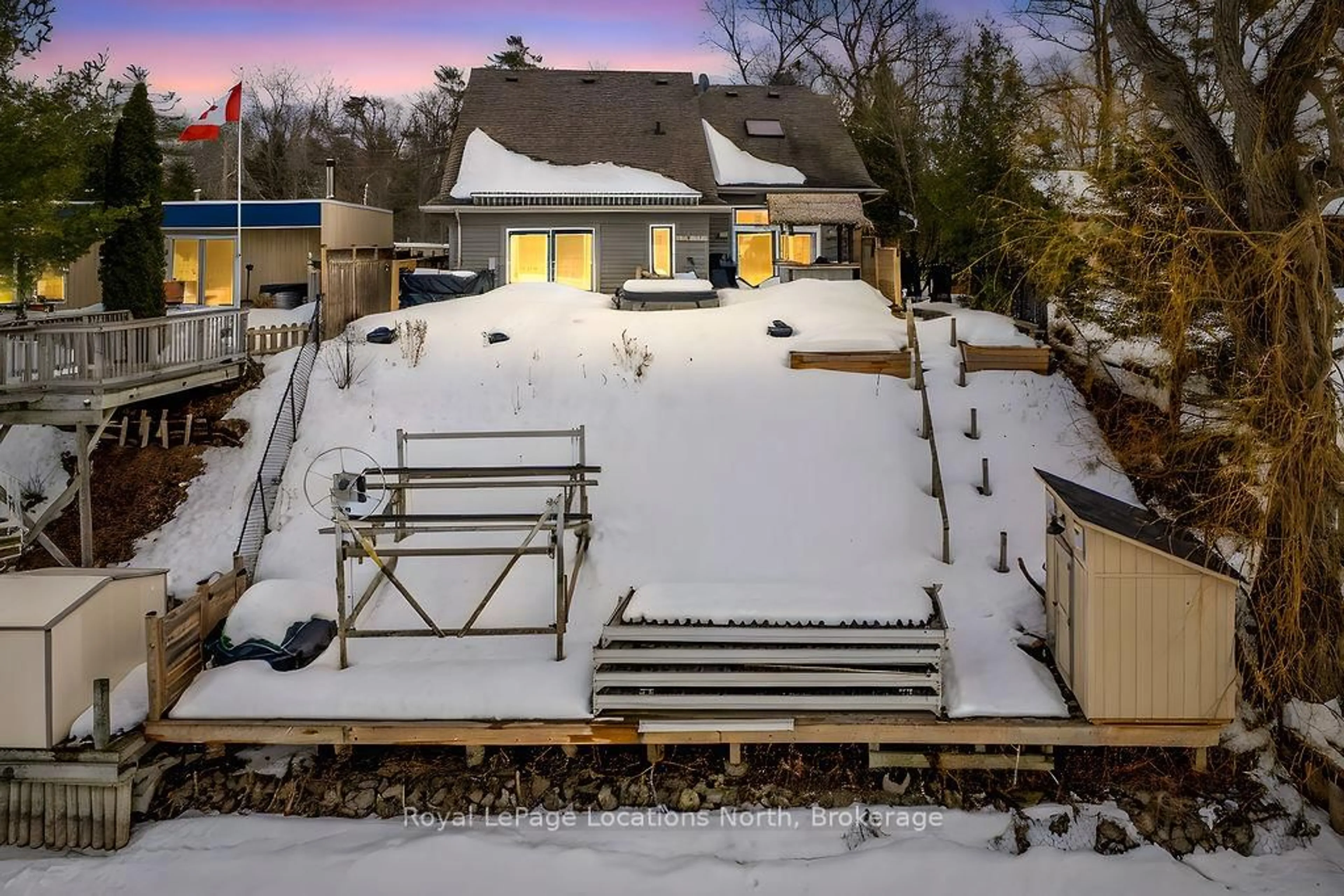 A pic from outside/outdoor area/front of a property/back of a property/a pic from drone, unknown for 1094 RIVER Rd, Wasaga Beach Ontario L9Z 2W7