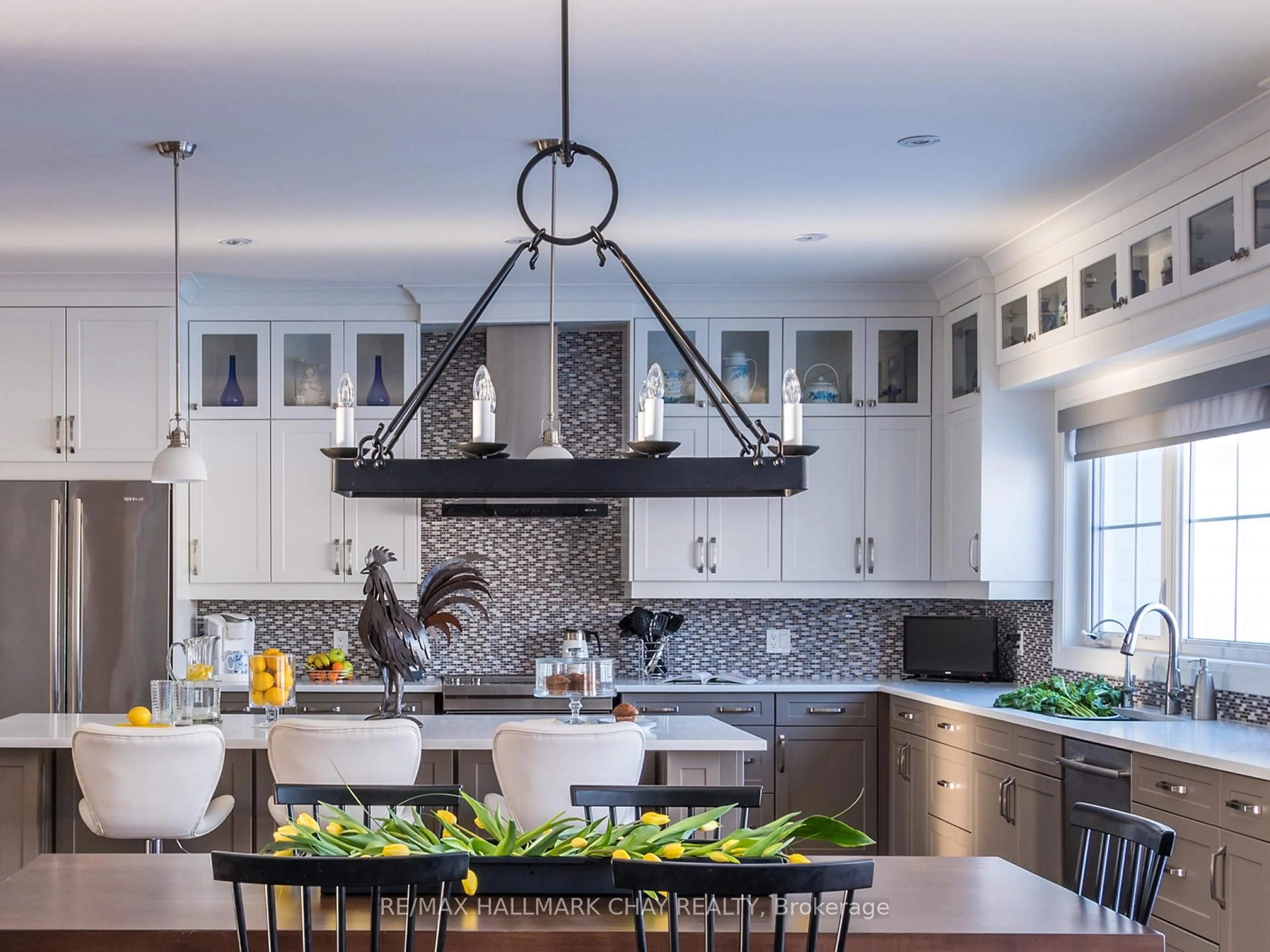 Contemporary kitchen, unknown for Lt 221 Friesian Crt, Oro-Medonte Ontario L0K 1E0