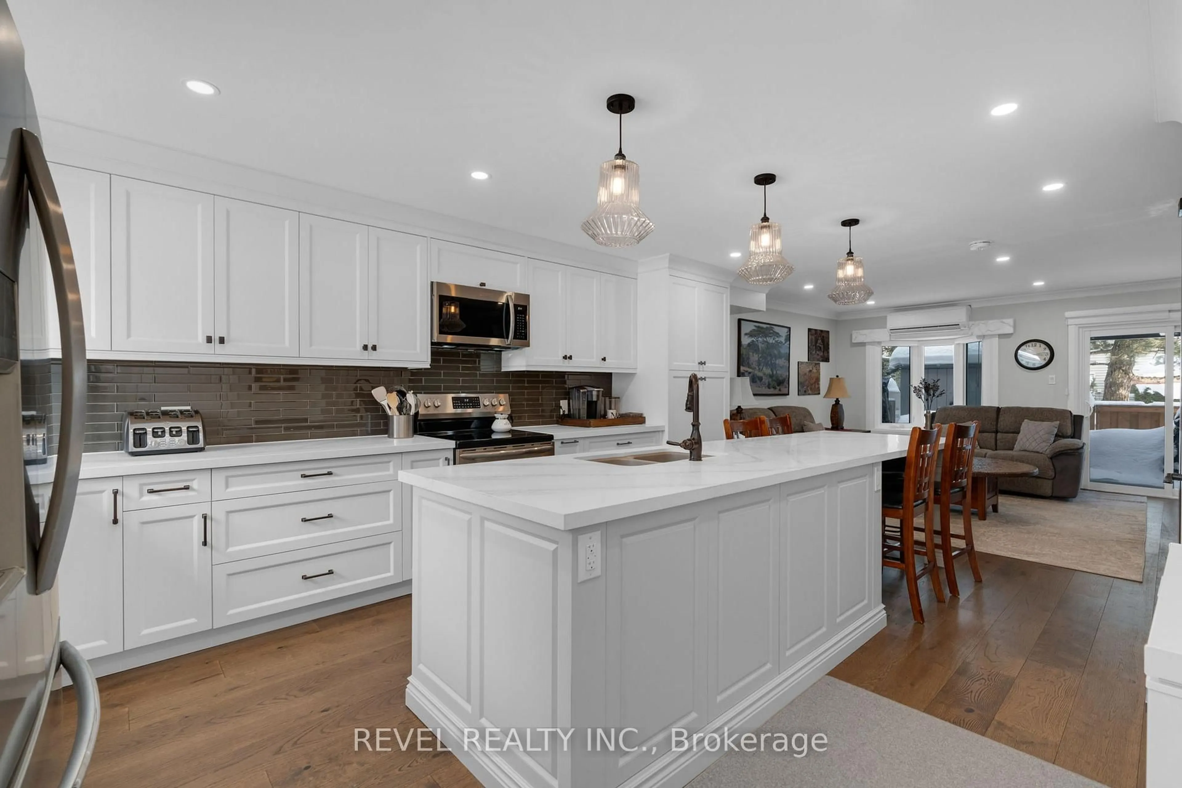 Open concept kitchen, ceramic/tile floor for 39 28th St #13, Wasaga Beach Ontario L9Z 2E4