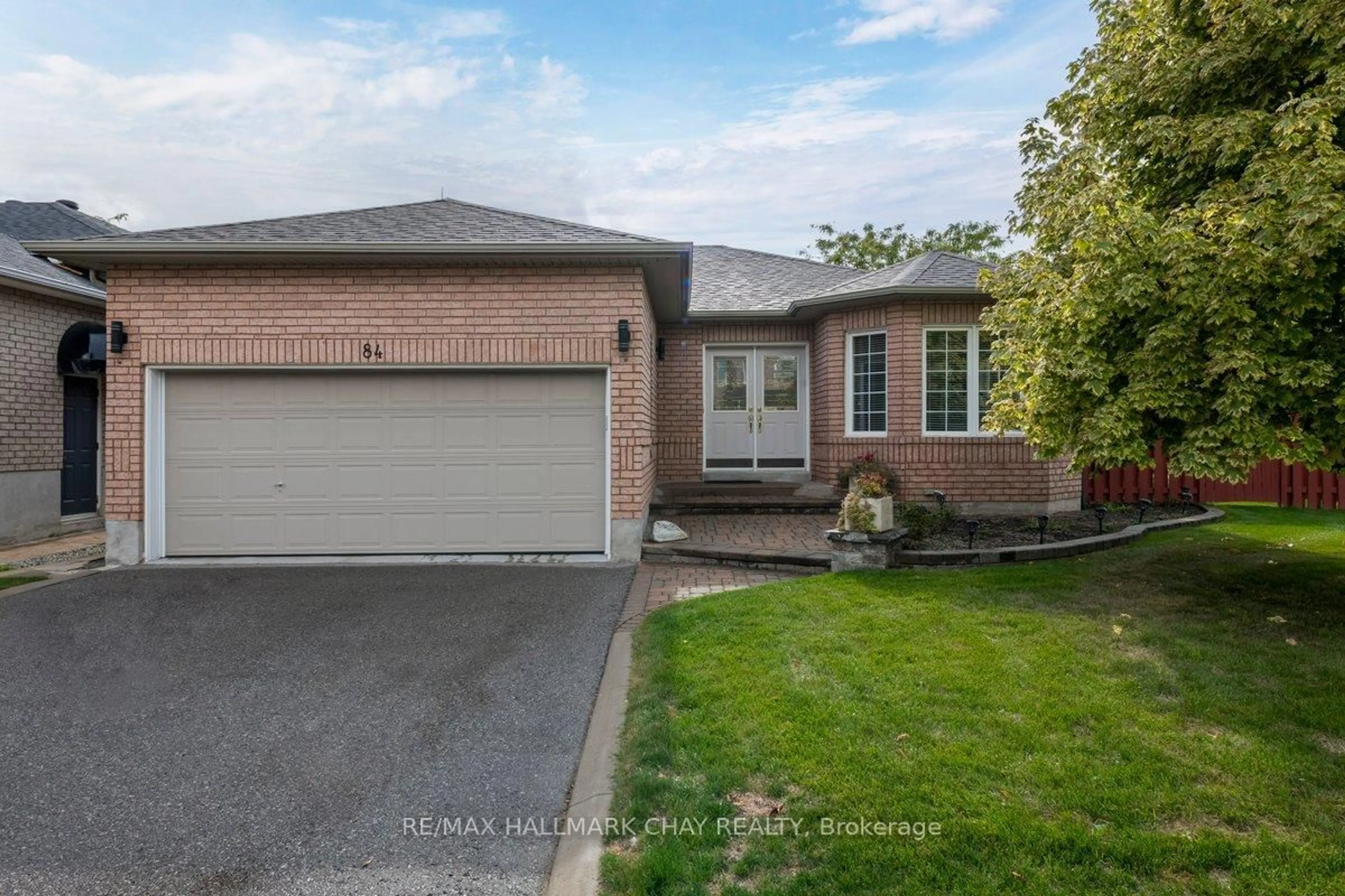 Home with brick exterior material, street for 84 Pringle Dr, Barrie Ontario L4N 0R2
