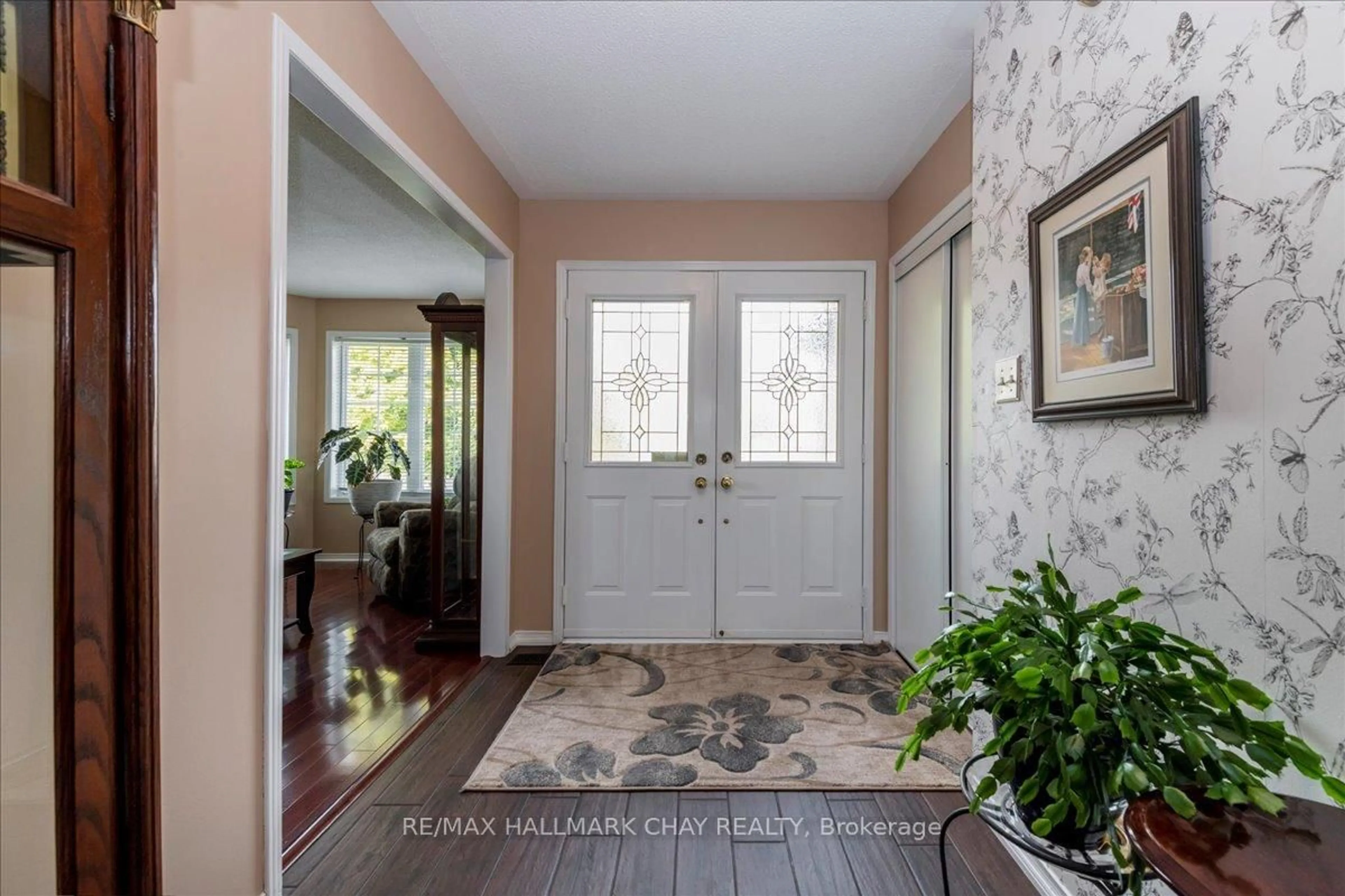 Indoor entryway for 84 Pringle Dr, Barrie Ontario L4N 0R2