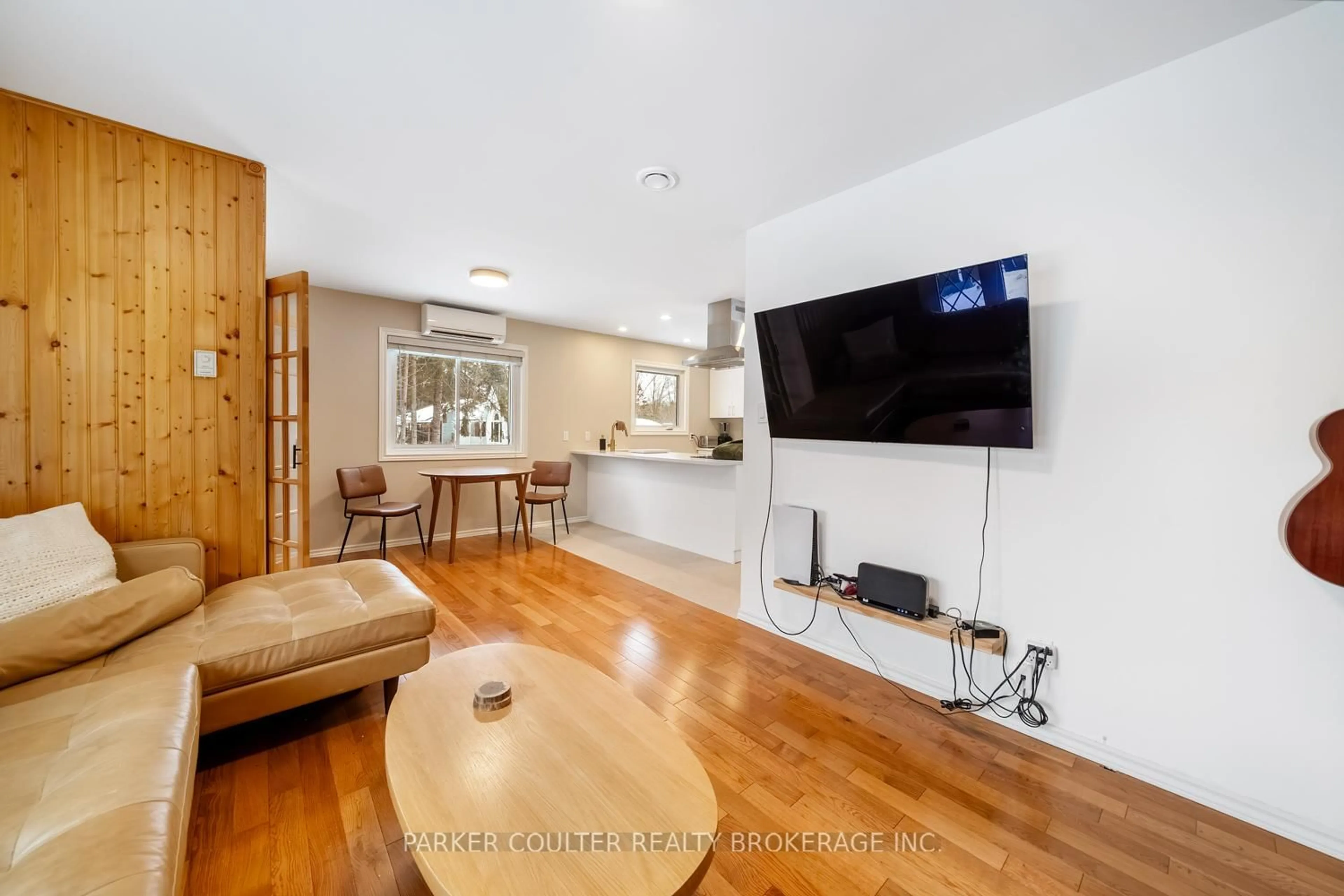 Home theater for 8020 Park Lane Cres, Severn Ontario L0K 2B0